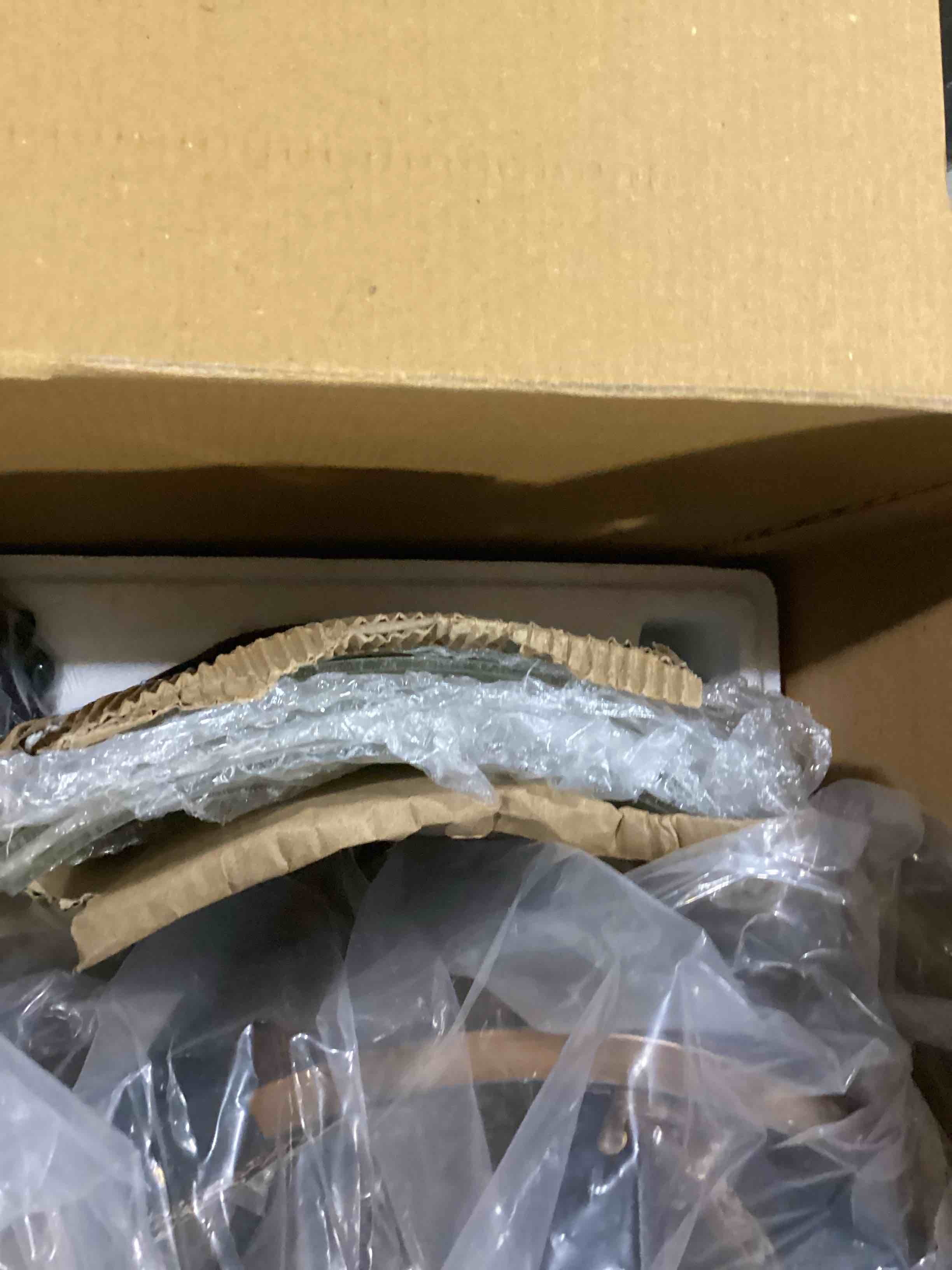 https://s3.amazonaws.com/lotting-images-prod/bidfta/BLU6868282_1730812648451.jpeg