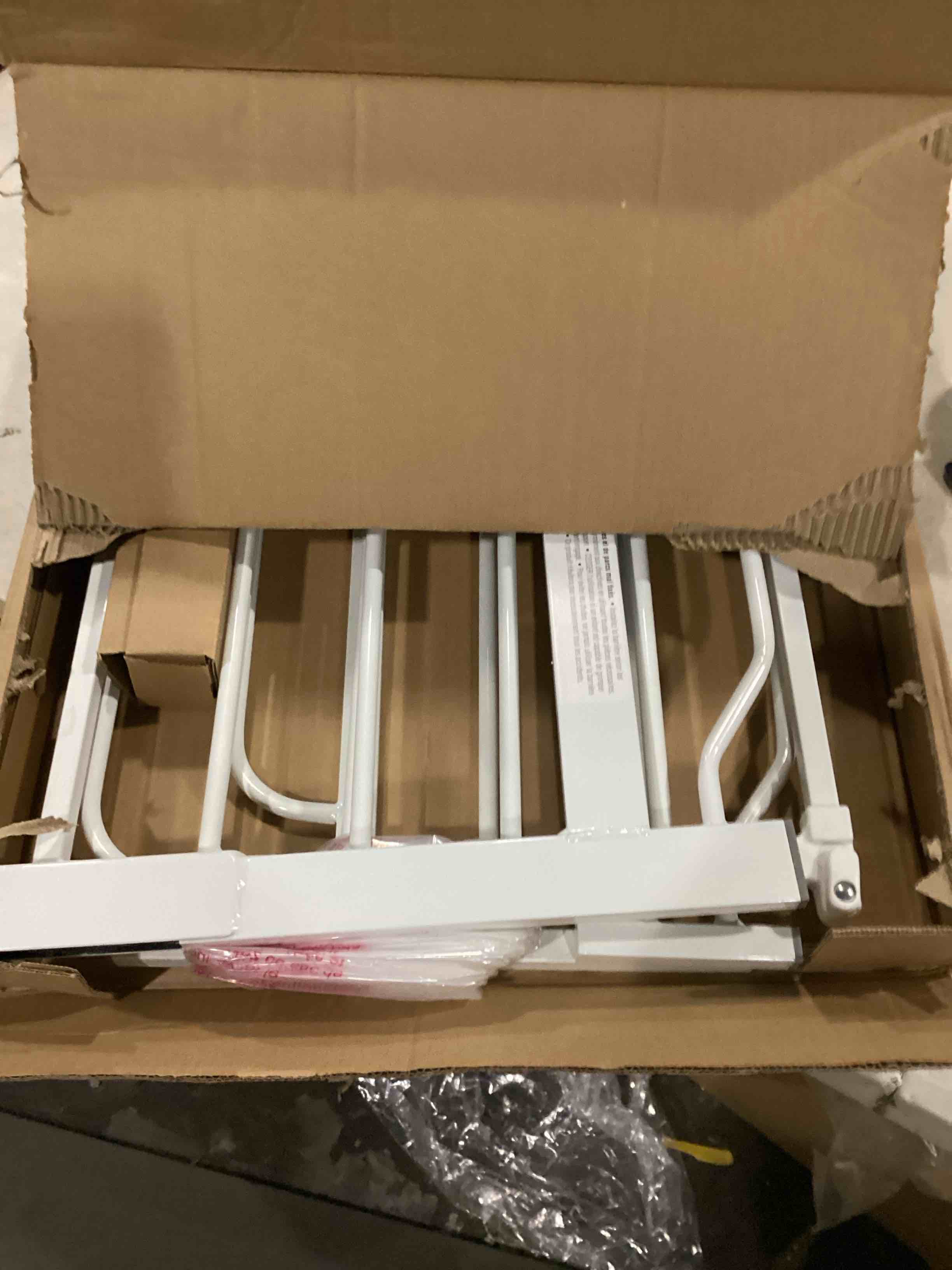 https://s3.amazonaws.com/lotting-images-prod/bidfta/BLU6868393_1730907251166.jpeg