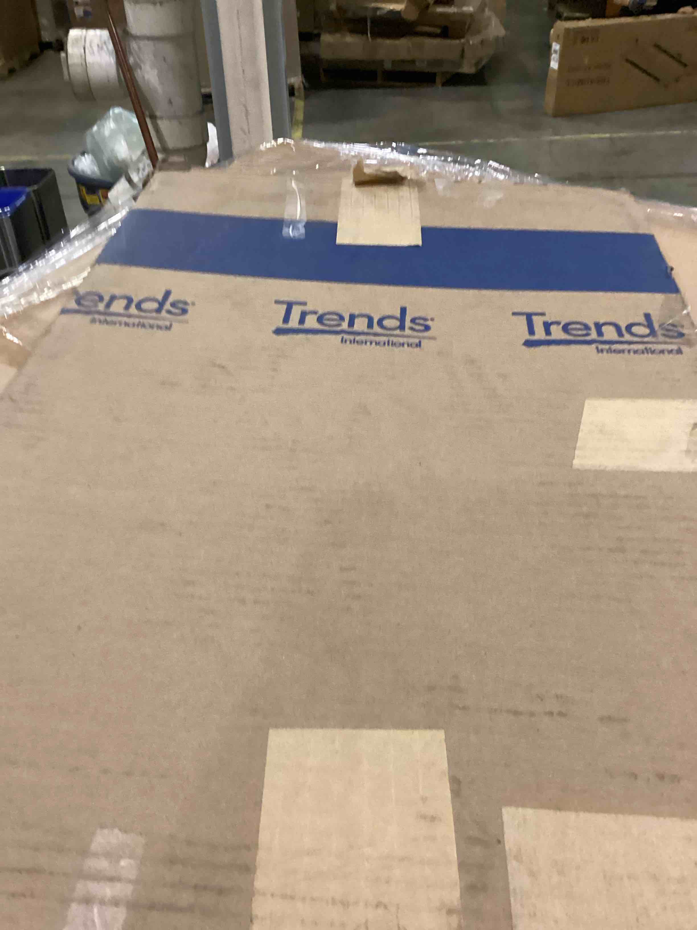 https://s3.amazonaws.com/lotting-images-prod/bidfta/BLU6868872_1731594381301.jpeg