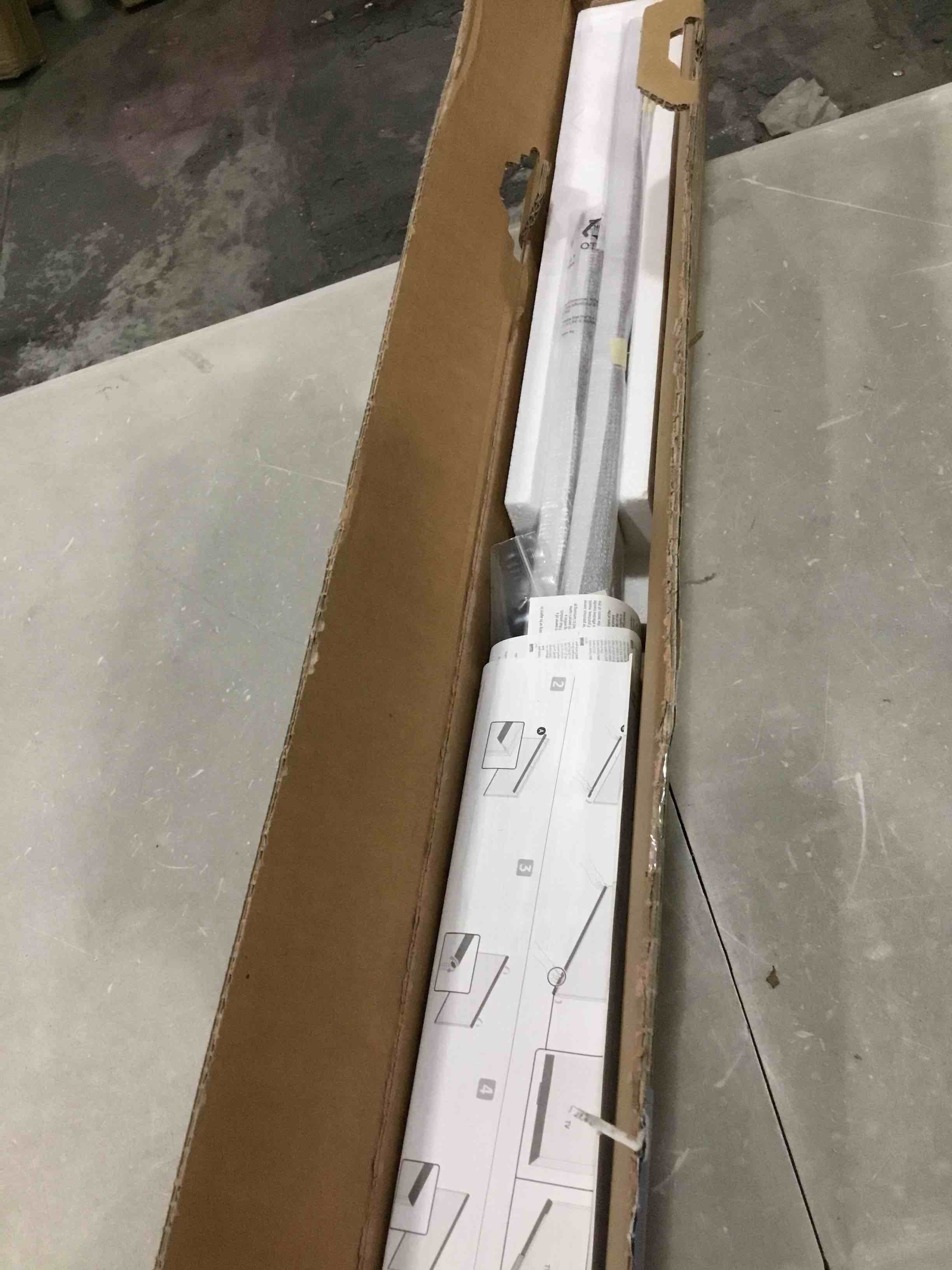 https://s3.amazonaws.com/lotting-images-prod/bidfta/BLU6868948_1730117348876.jpeg