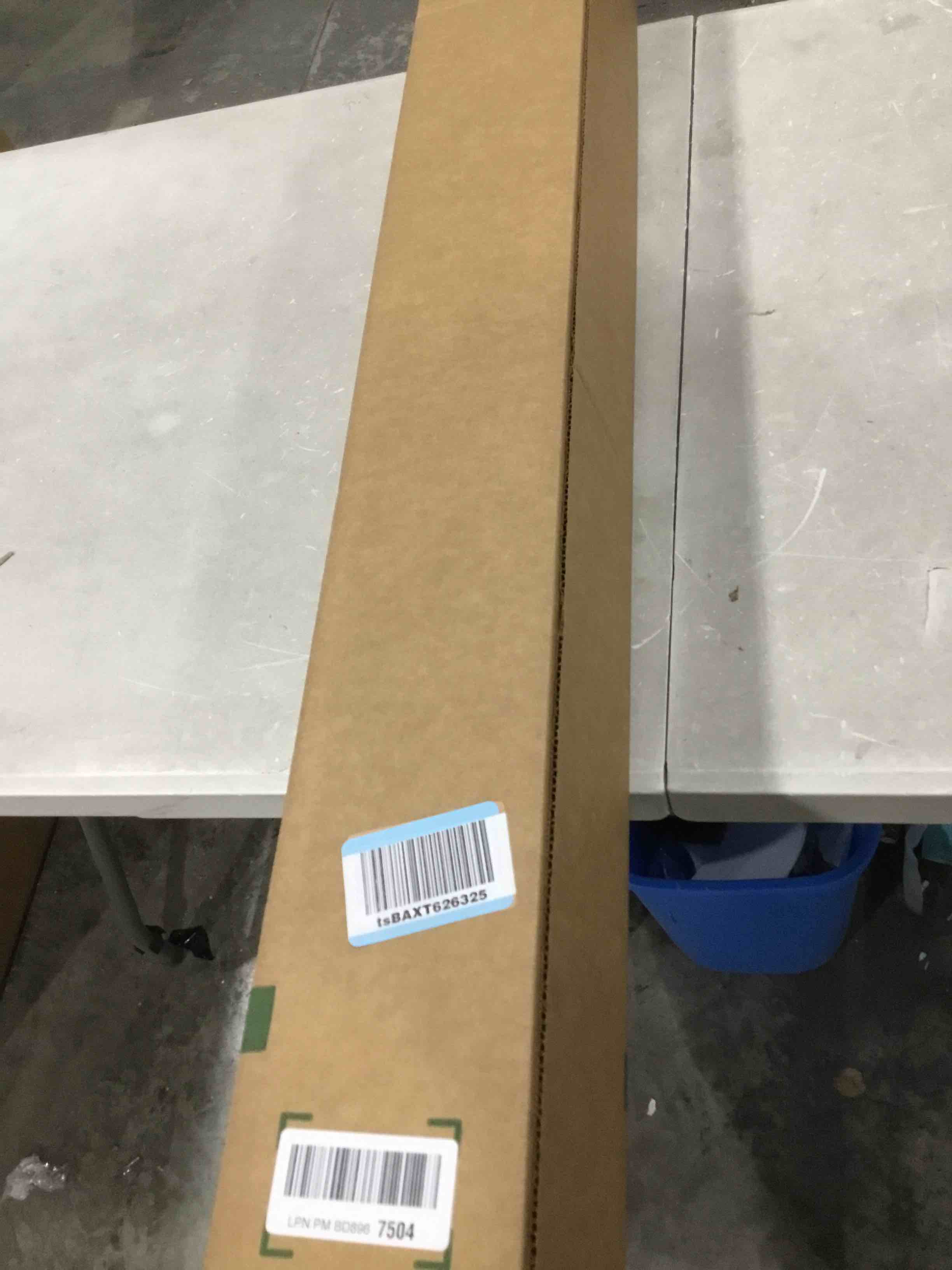 https://s3.amazonaws.com/lotting-images-prod/bidfta/BLU6868949_1730117418403.jpeg