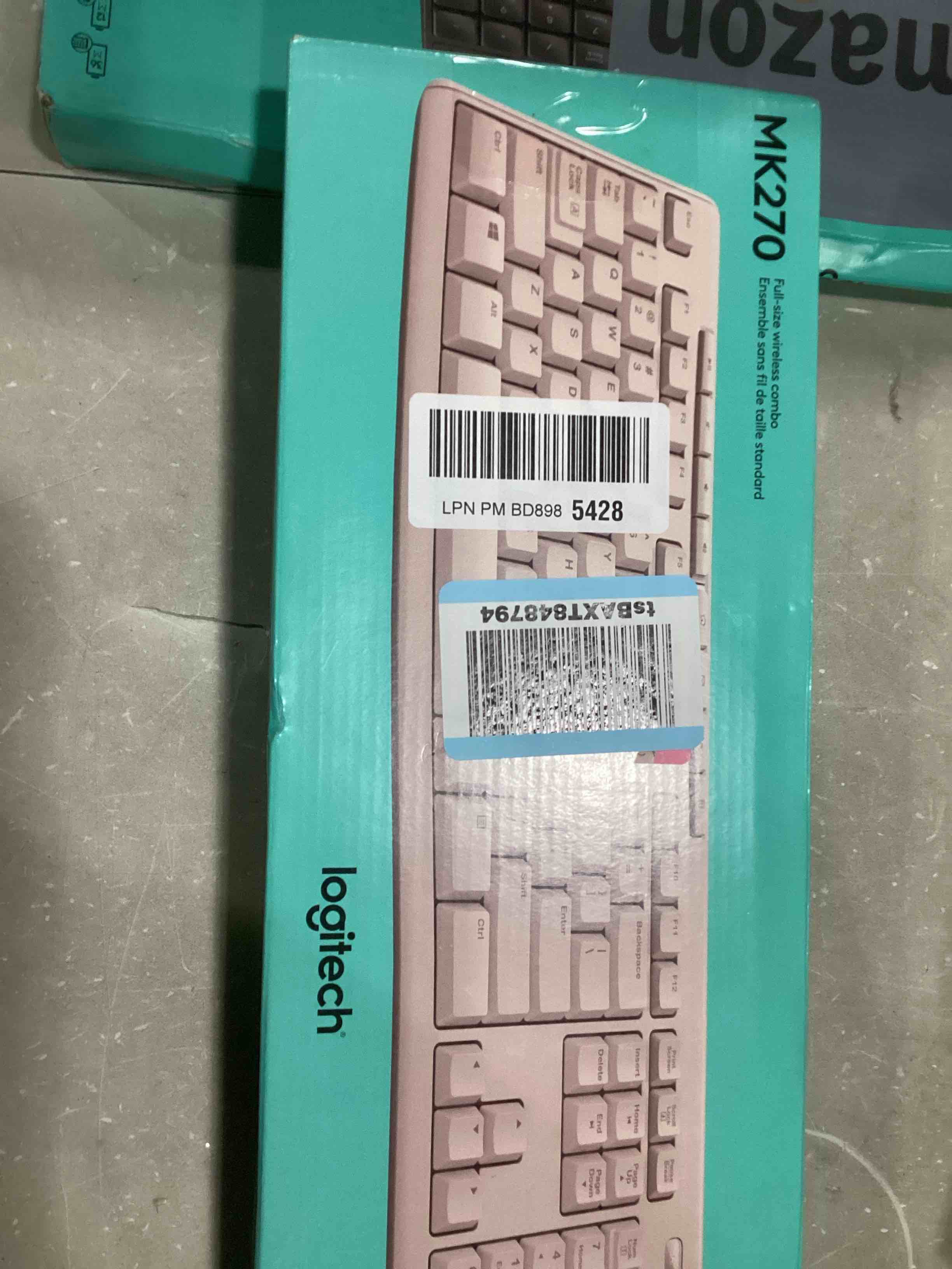 https://s3.amazonaws.com/lotting-images-prod/bidfta/BLU6869173_1730293769140.jpeg