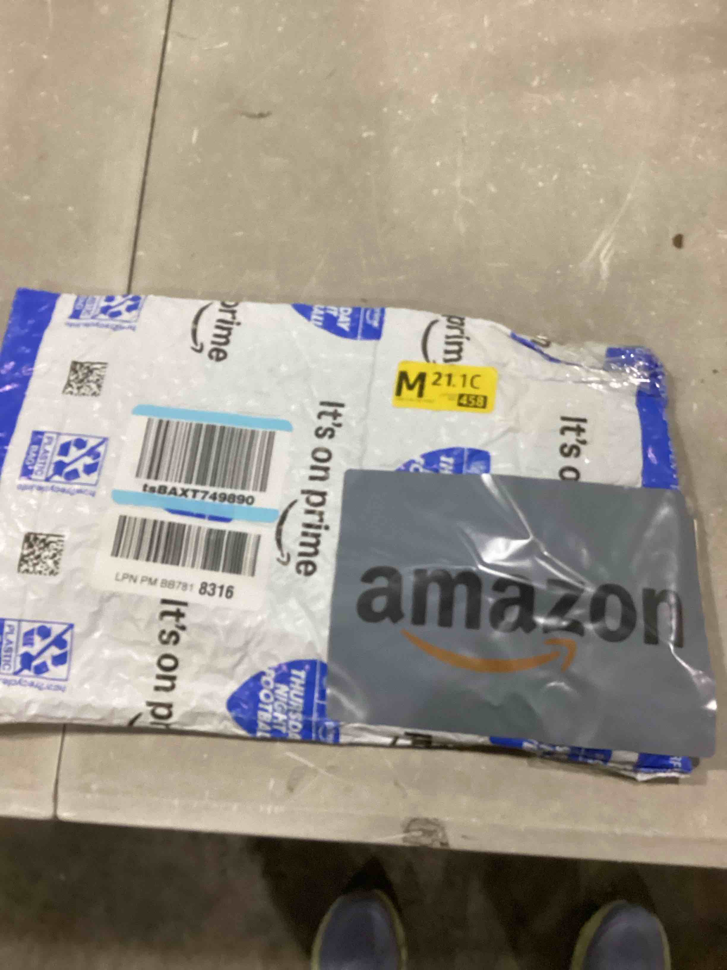 https://s3.amazonaws.com/lotting-images-prod/bidfta/BLU6869226_1730299996087.jpeg
