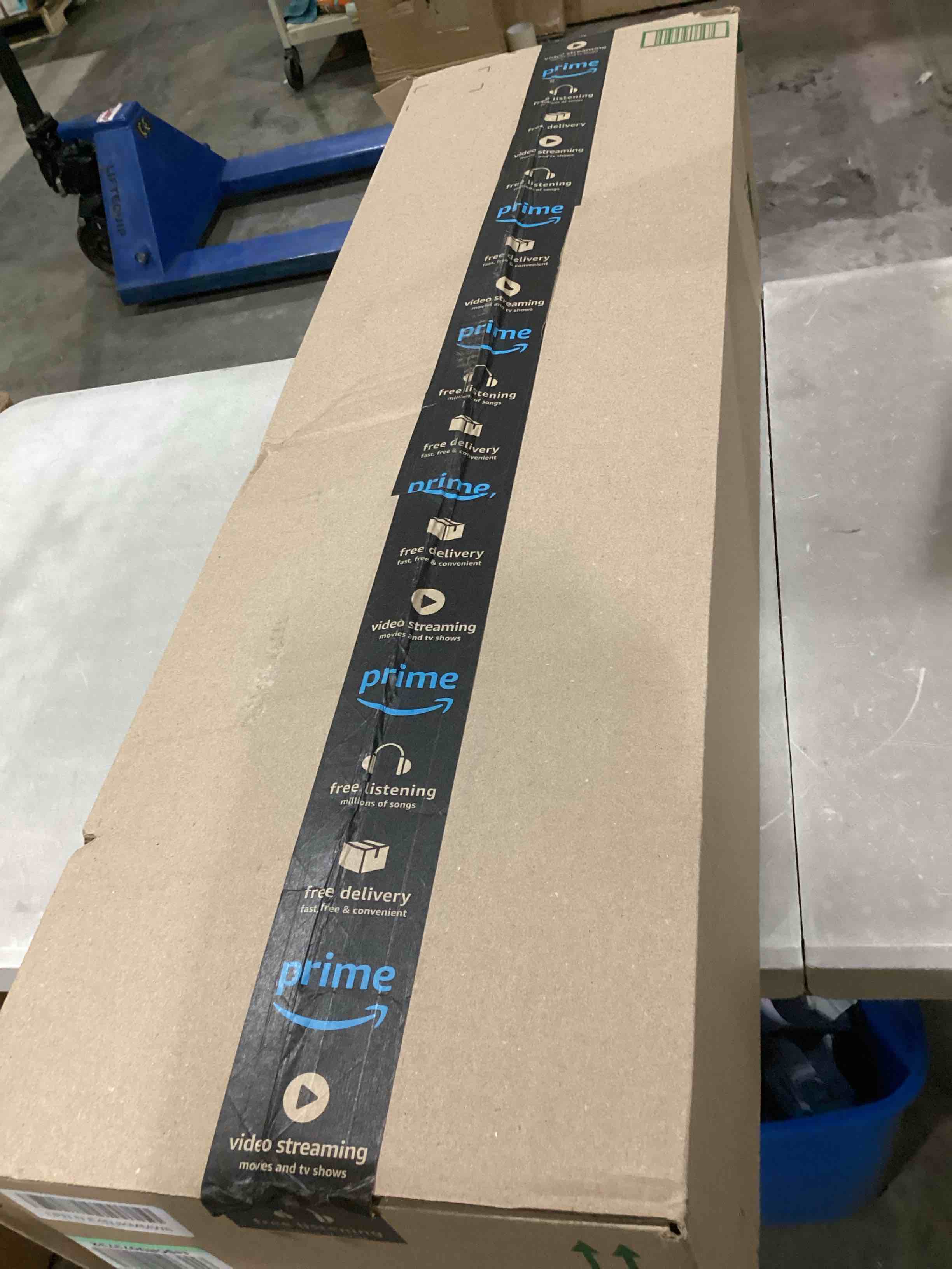 https://s3.amazonaws.com/lotting-images-prod/bidfta/BLU6869554_1730729668102.jpeg