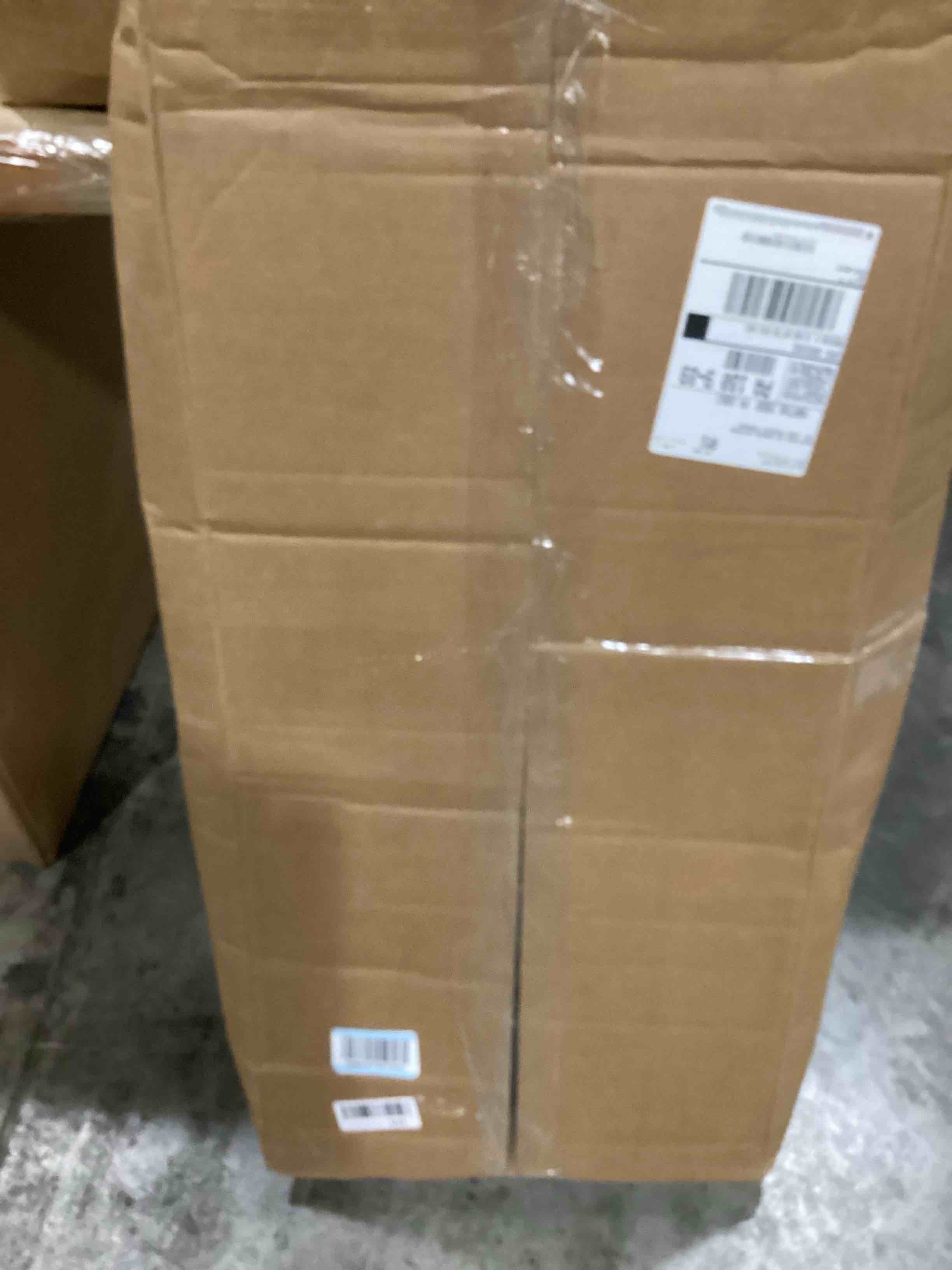 https://s3.amazonaws.com/lotting-images-prod/bidfta/BLU6869652_1730745308984.jpeg