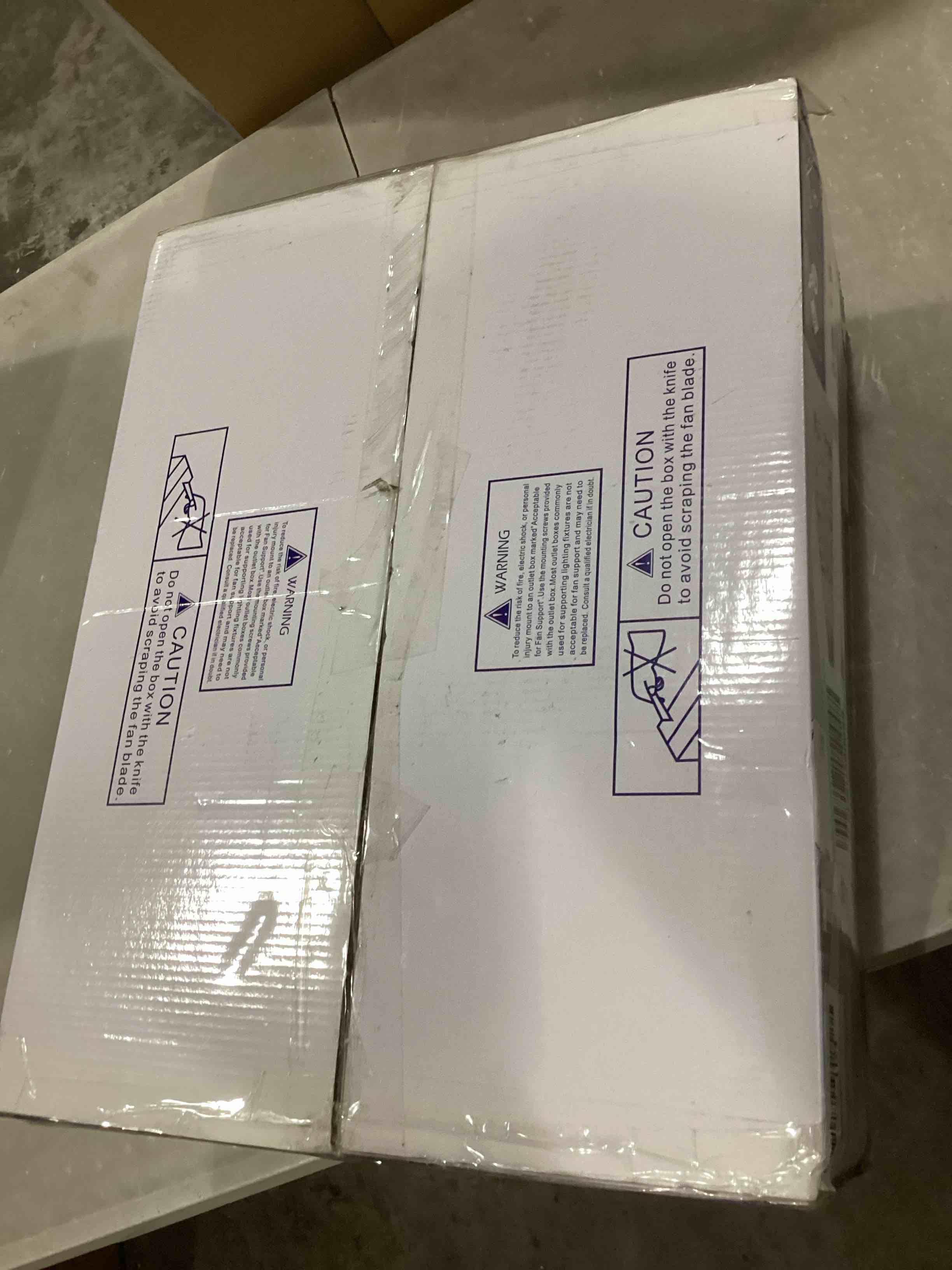 https://s3.amazonaws.com/lotting-images-prod/bidfta/BLU6869690_1730808236345.jpeg