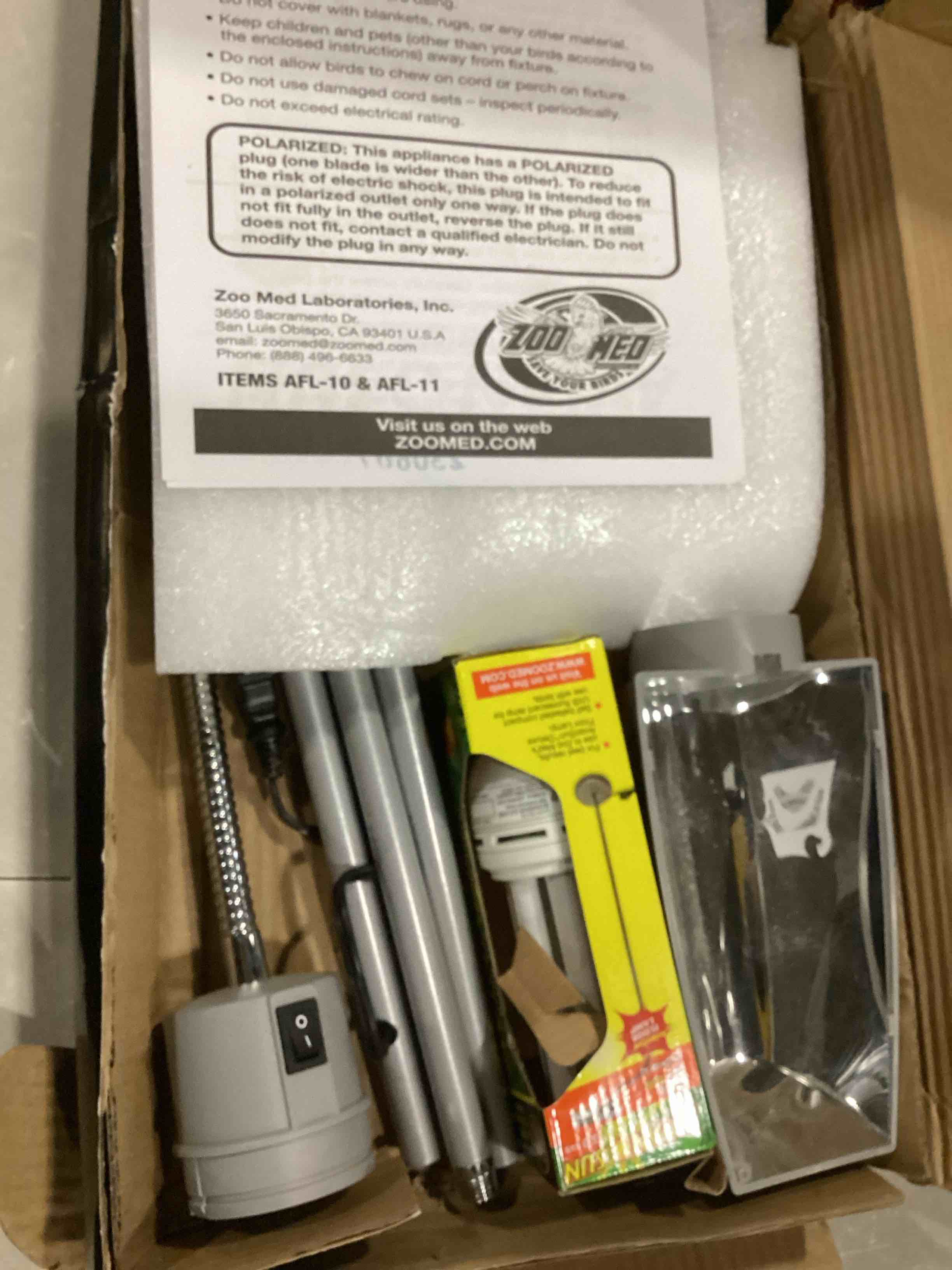 https://s3.amazonaws.com/lotting-images-prod/bidfta/BLU6869829_1730831219175.jpeg