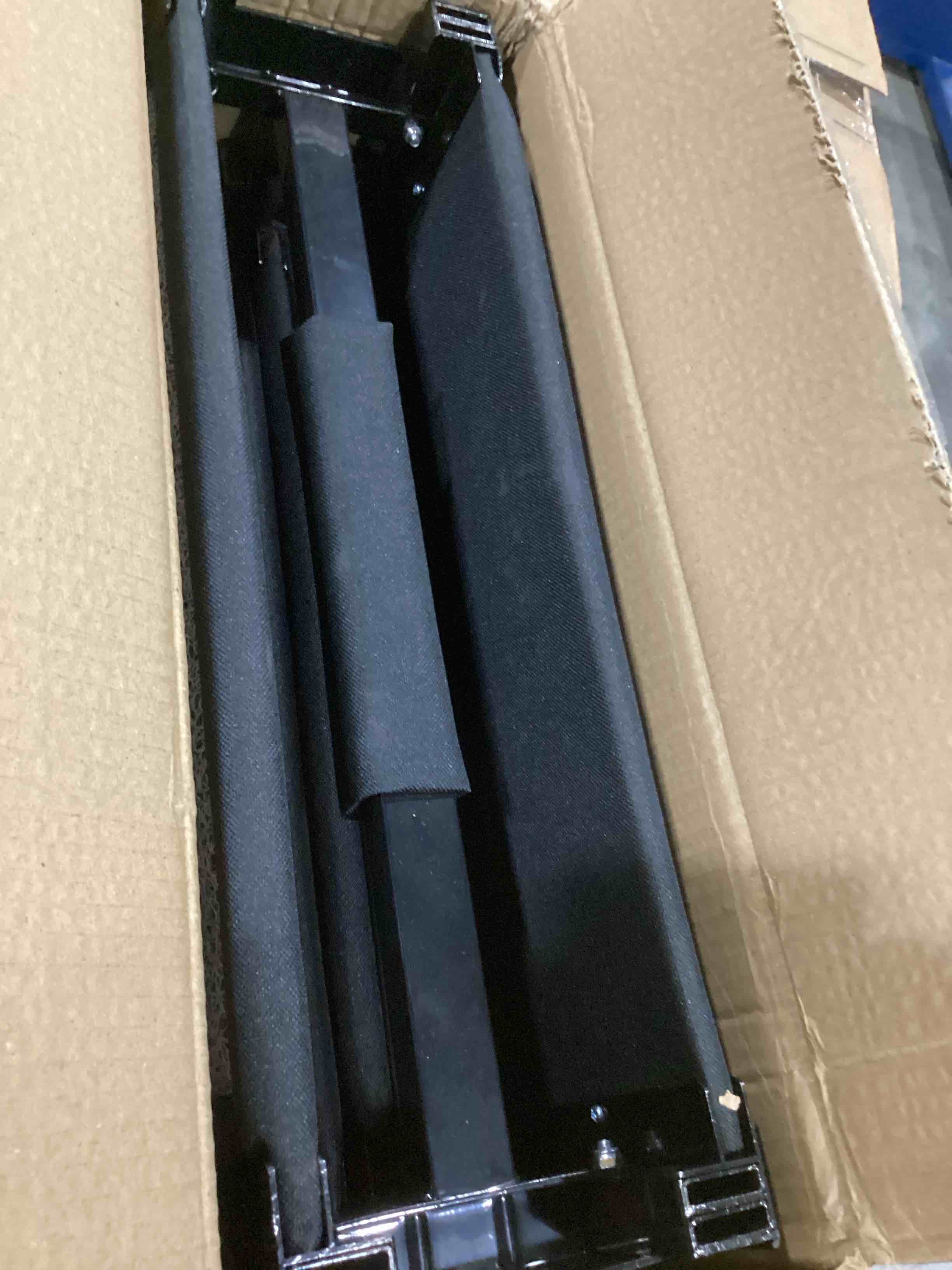 https://s3.amazonaws.com/lotting-images-prod/bidfta/BLU6869862_1730837281389.jpeg