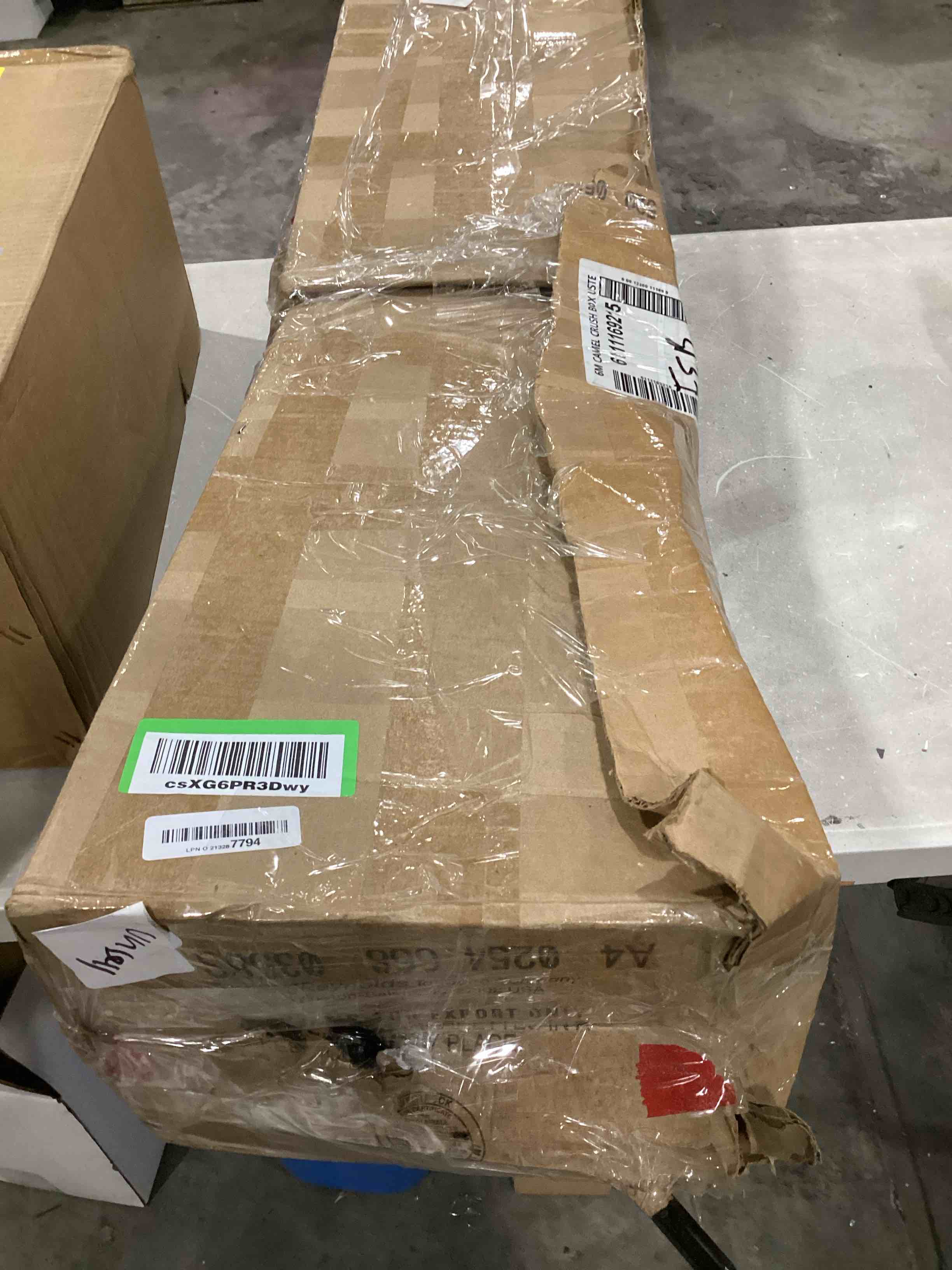 https://s3.amazonaws.com/lotting-images-prod/bidfta/BLU6869868_1730837965275.jpeg