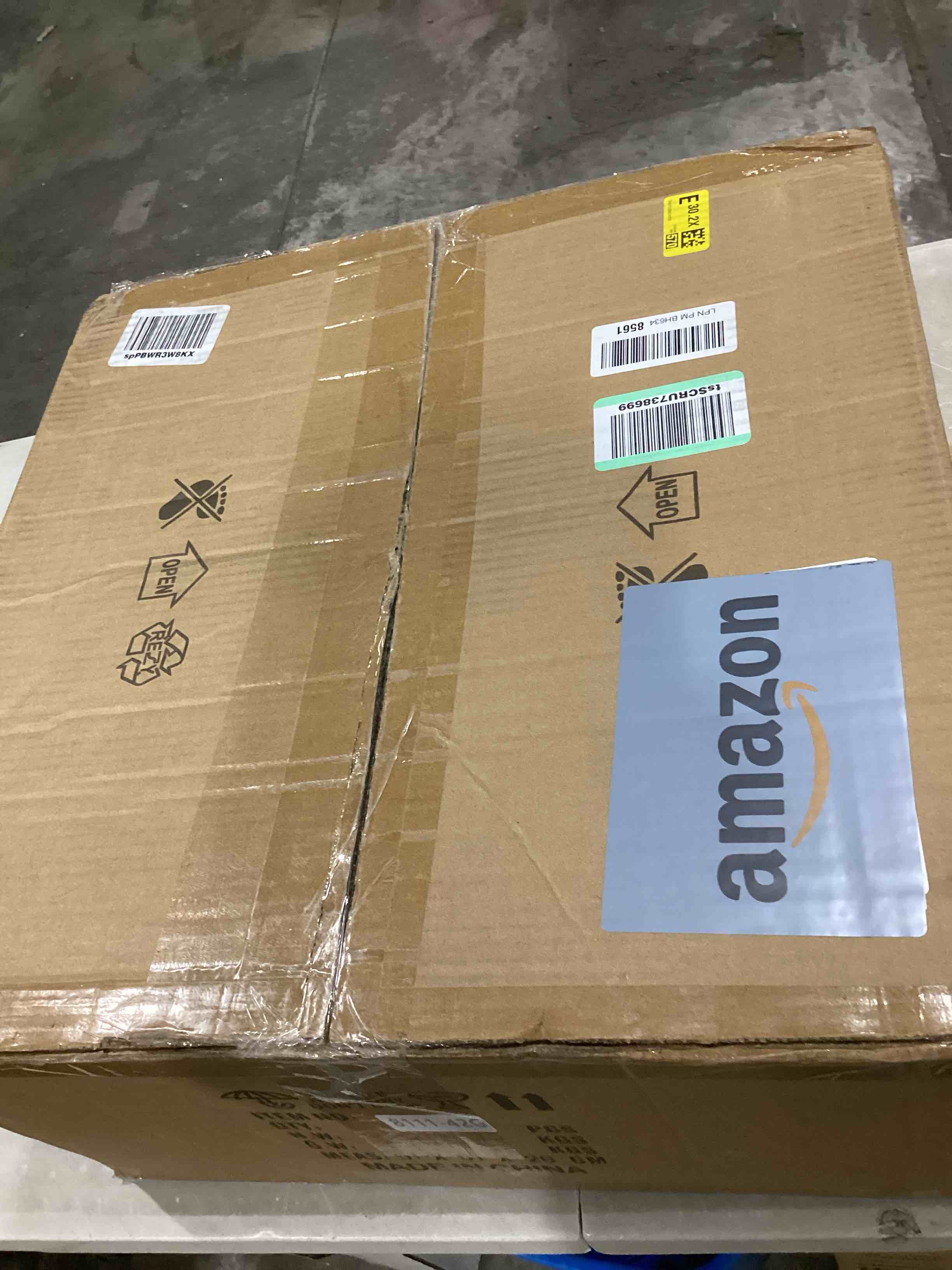 https://s3.amazonaws.com/lotting-images-prod/bidfta/BLU6869869_1730838013815.jpeg
