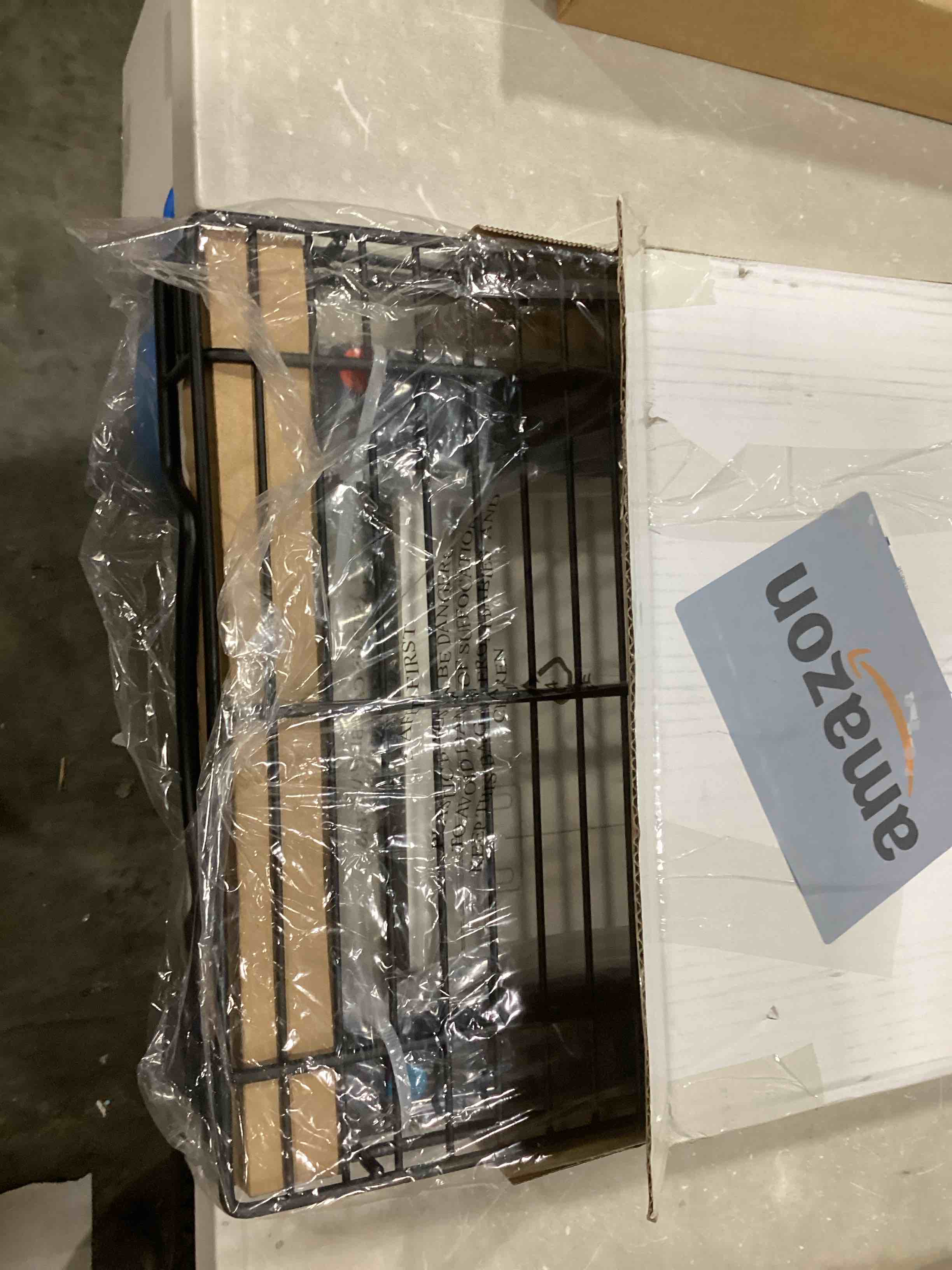 https://s3.amazonaws.com/lotting-images-prod/bidfta/BLU6869966_1730911456404.jpeg
