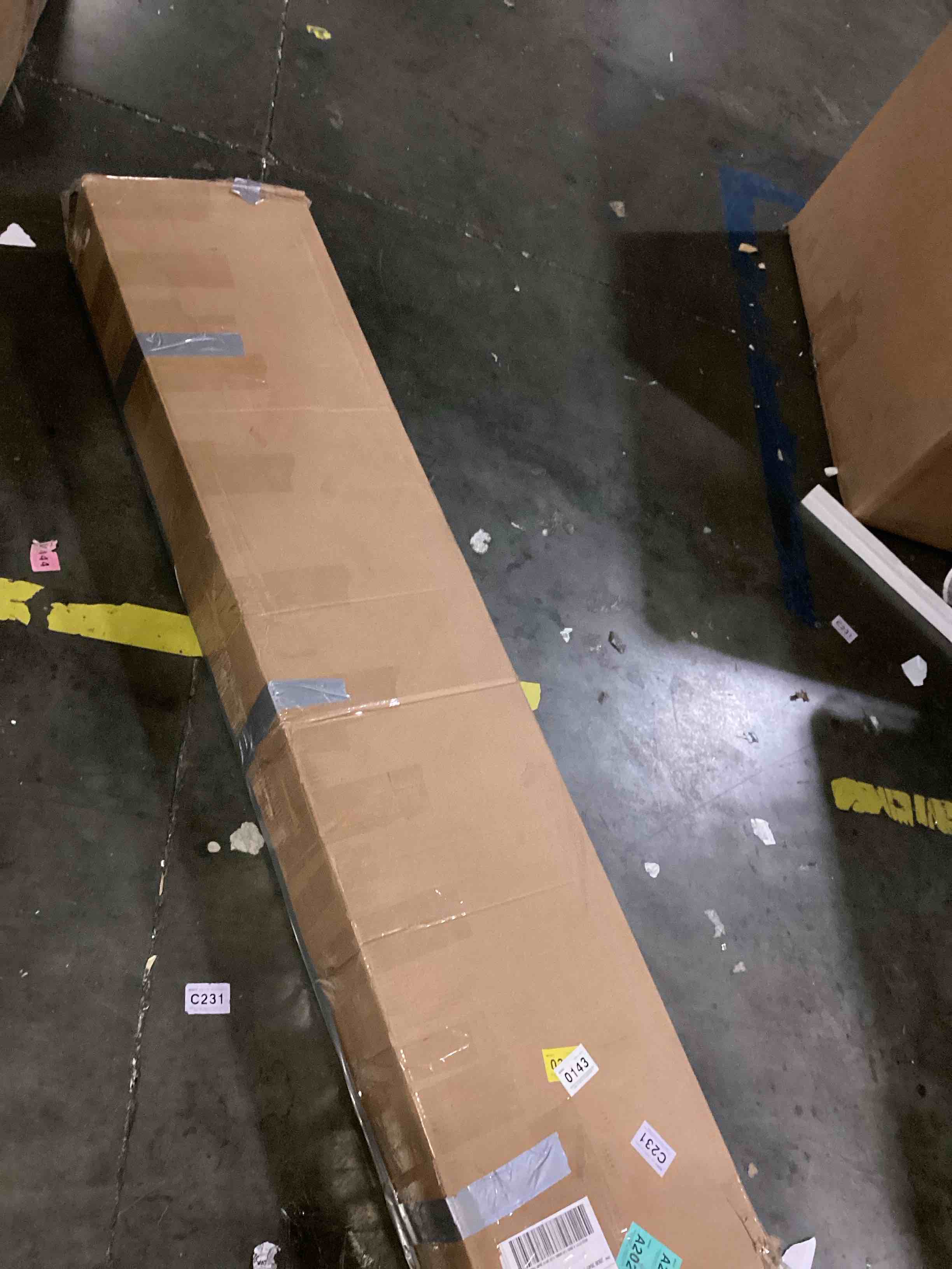 https://s3.amazonaws.com/lotting-images-prod/bidfta/BLU6870566_1730394711520.jpeg