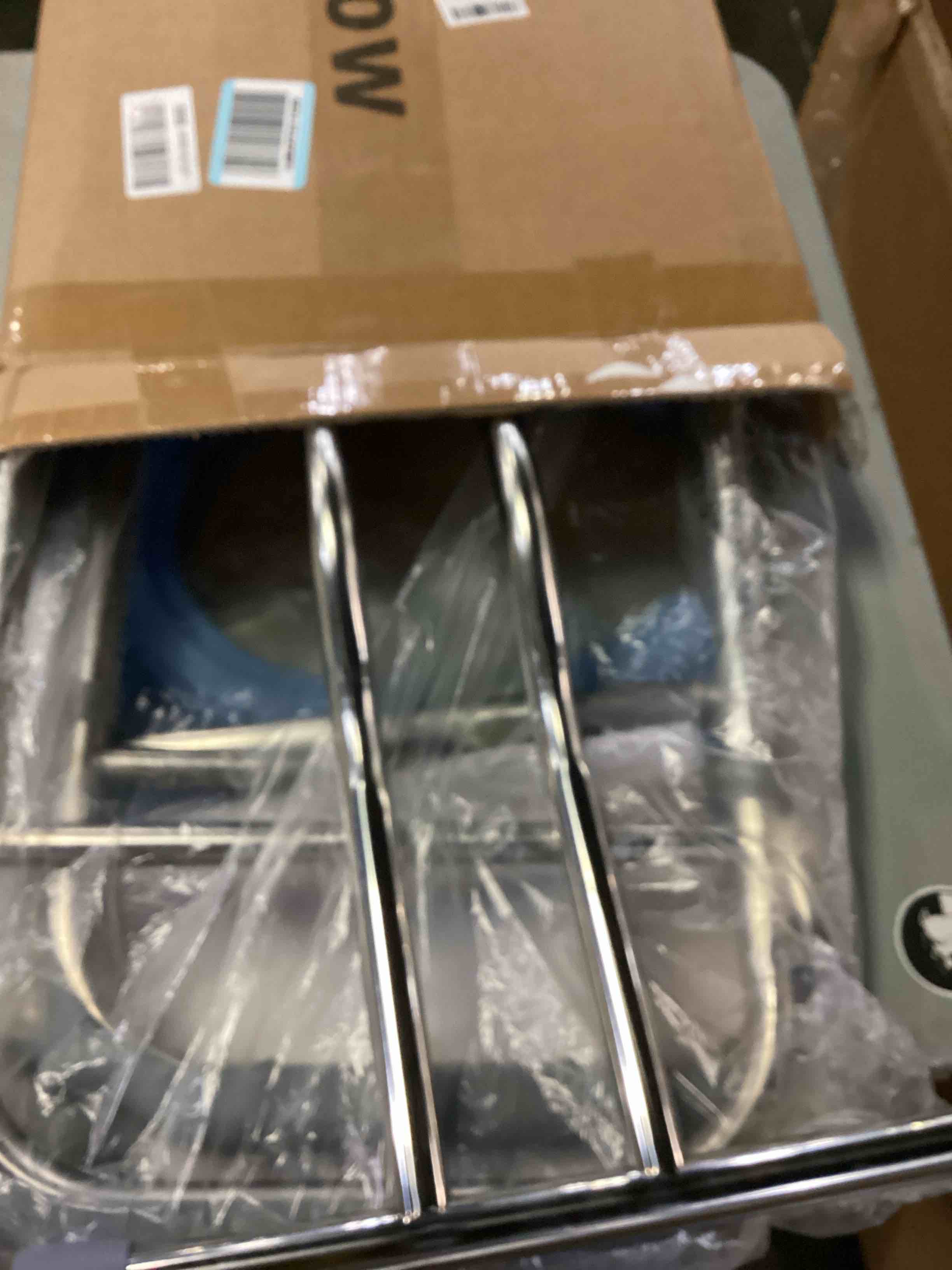 https://s3.amazonaws.com/lotting-images-prod/bidfta/BLU6870618_1730461743704.jpeg