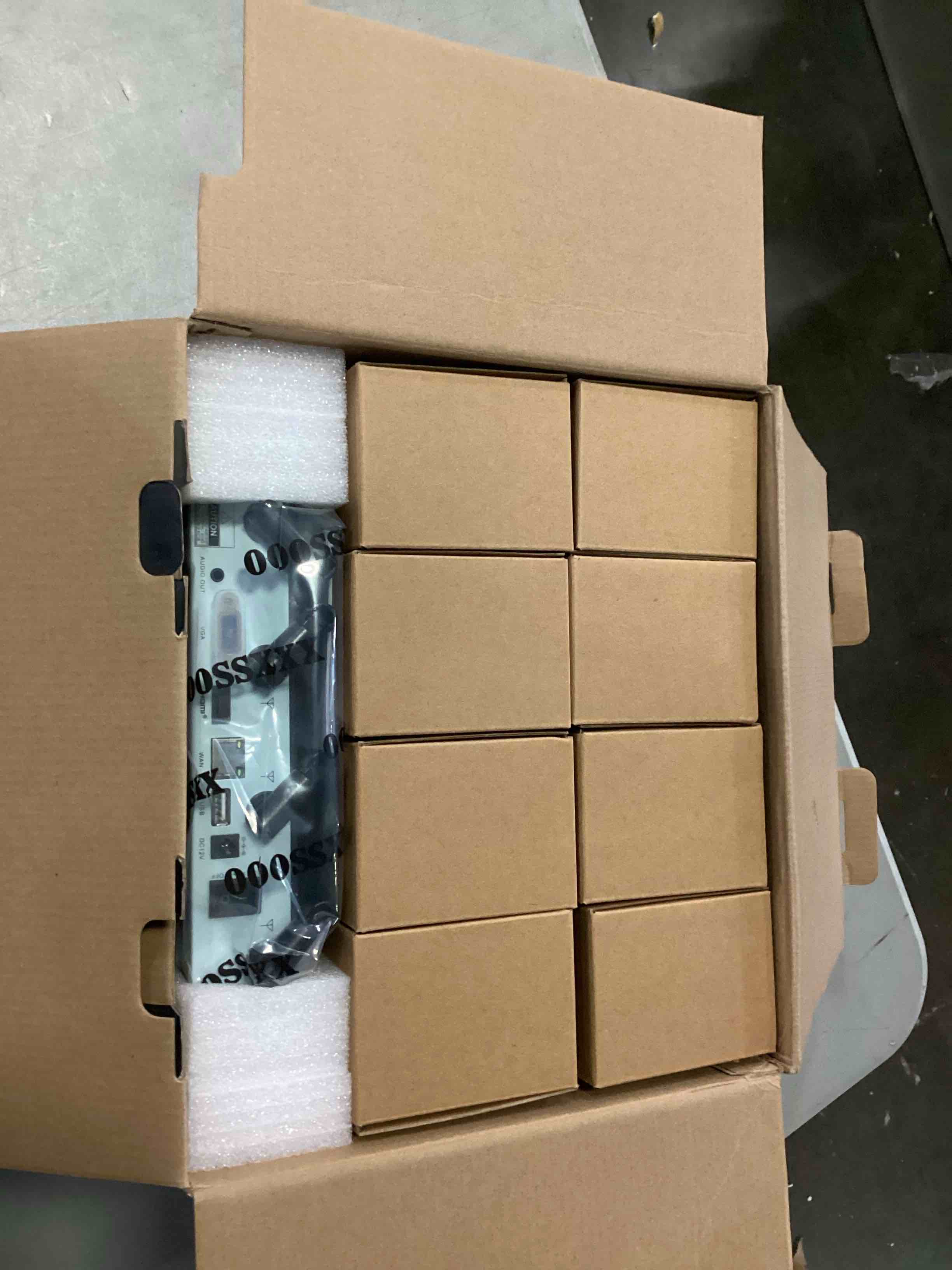 https://s3.amazonaws.com/lotting-images-prod/bidfta/BLU6870725_1730552728856.jpeg