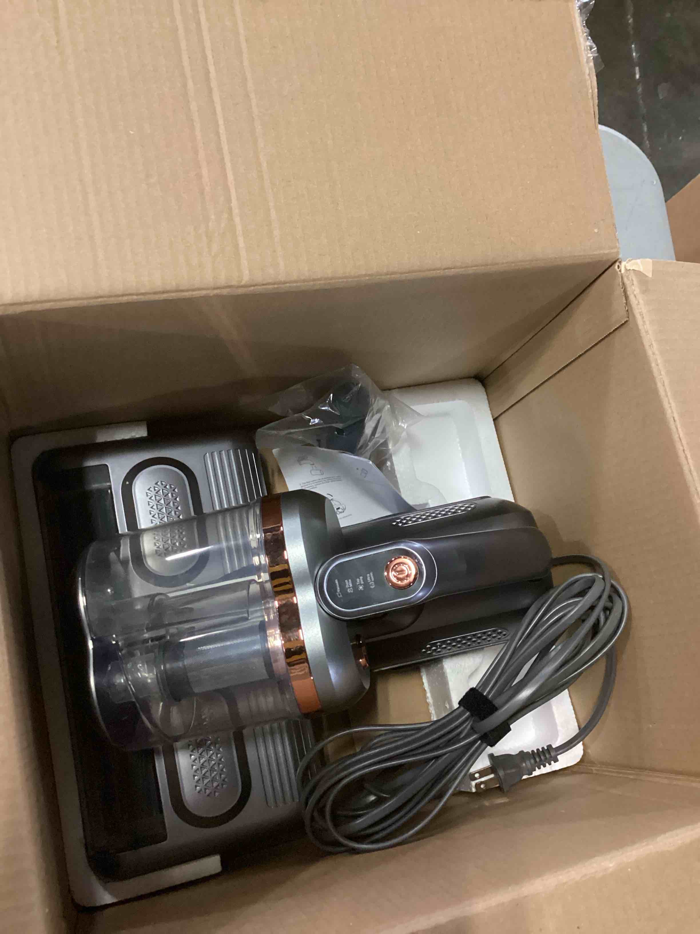 https://s3.amazonaws.com/lotting-images-prod/bidfta/BLU6870761_1730561436281.jpeg