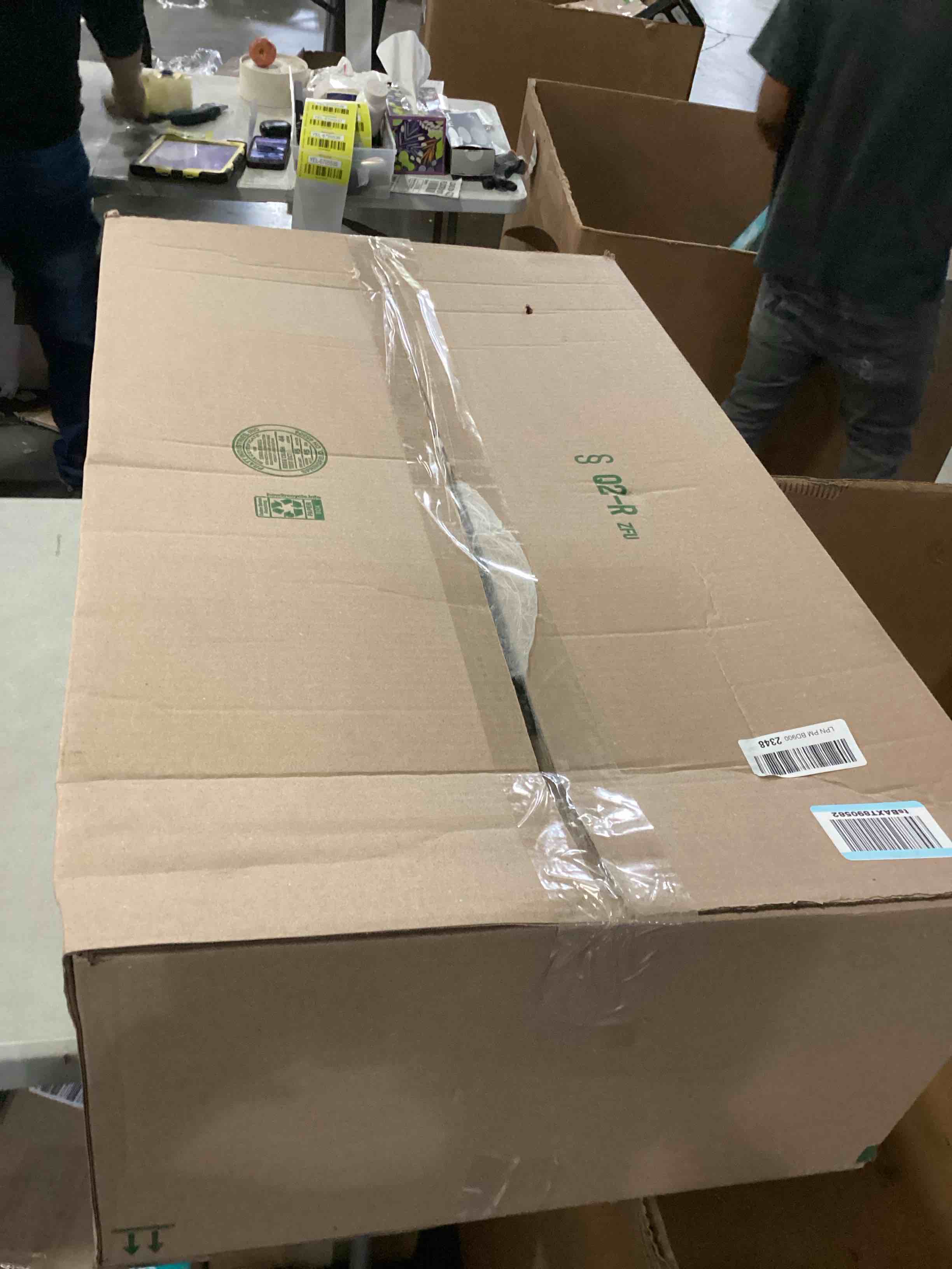 https://s3.amazonaws.com/lotting-images-prod/bidfta/BLU6870935_1730744586274.jpeg