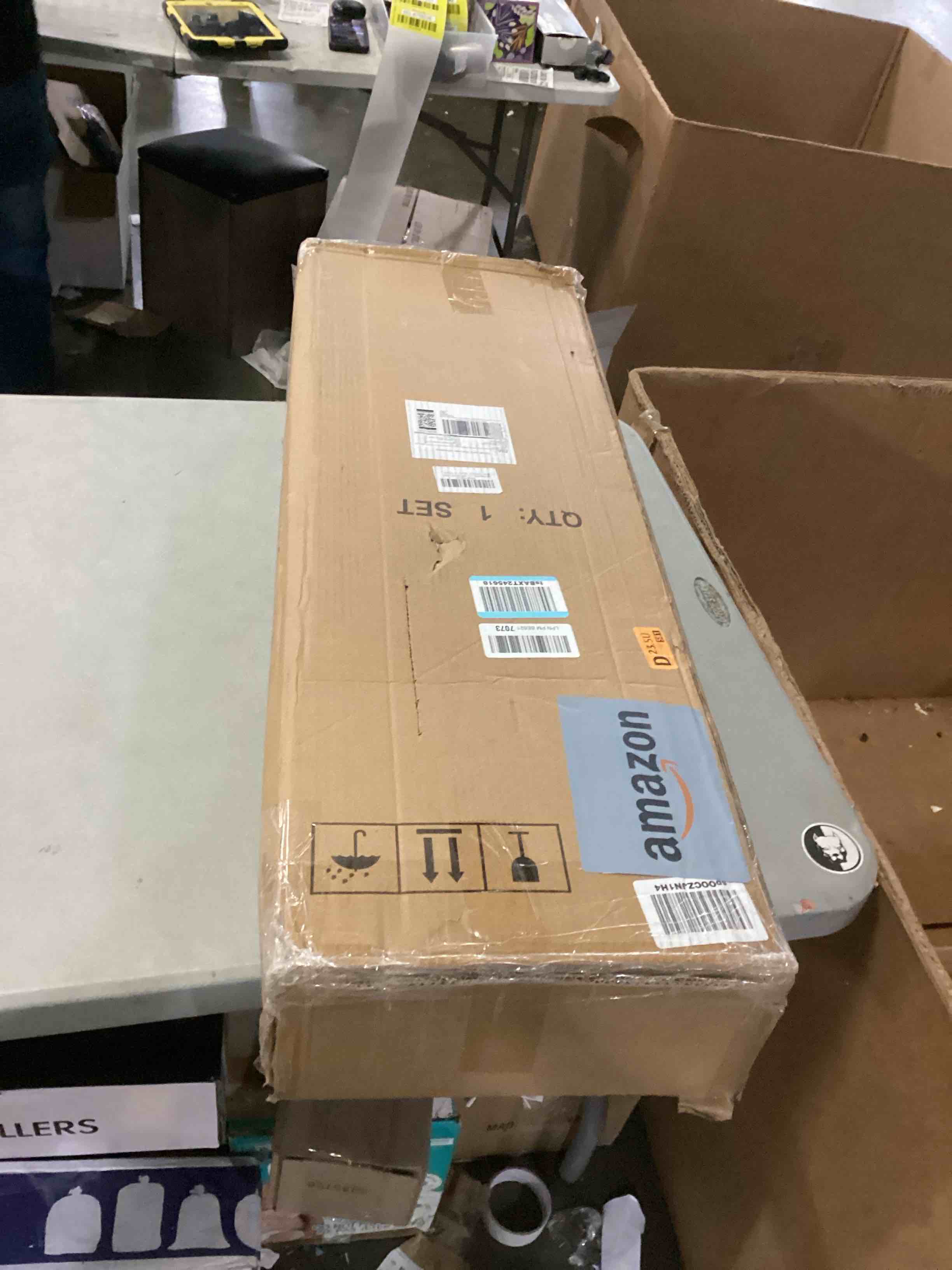 https://s3.amazonaws.com/lotting-images-prod/bidfta/BLU6870937_1730744786964.jpeg
