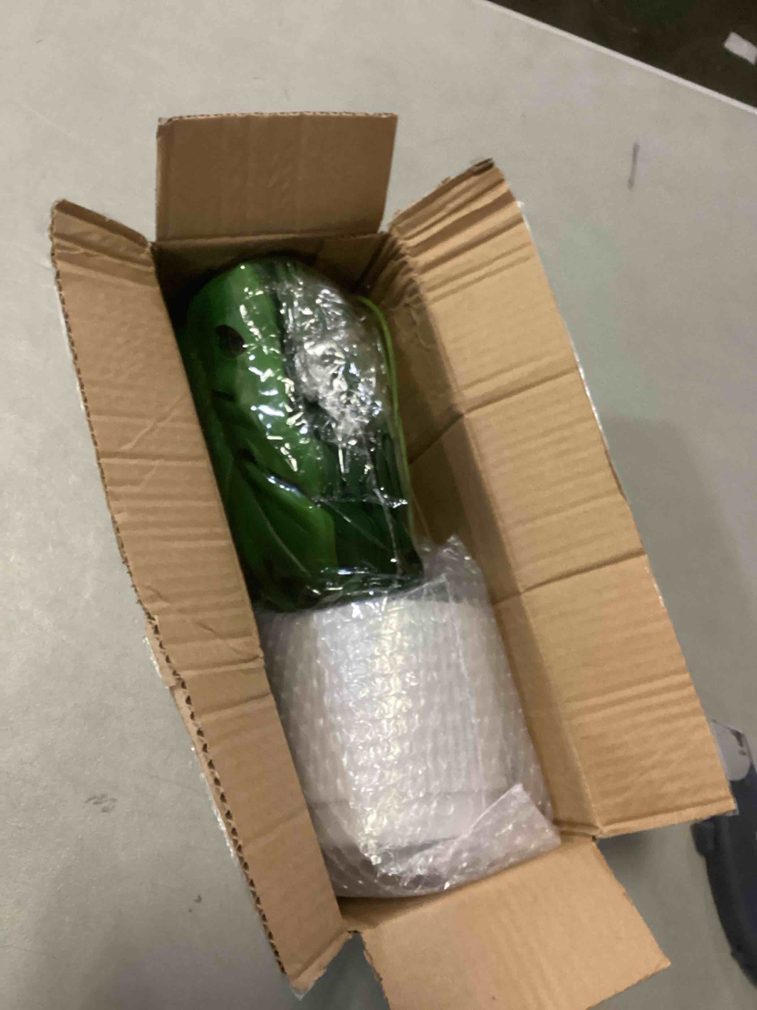 https://s3.amazonaws.com/lotting-images-prod/bidfta/BLU6870958_1730749412281.jpeg