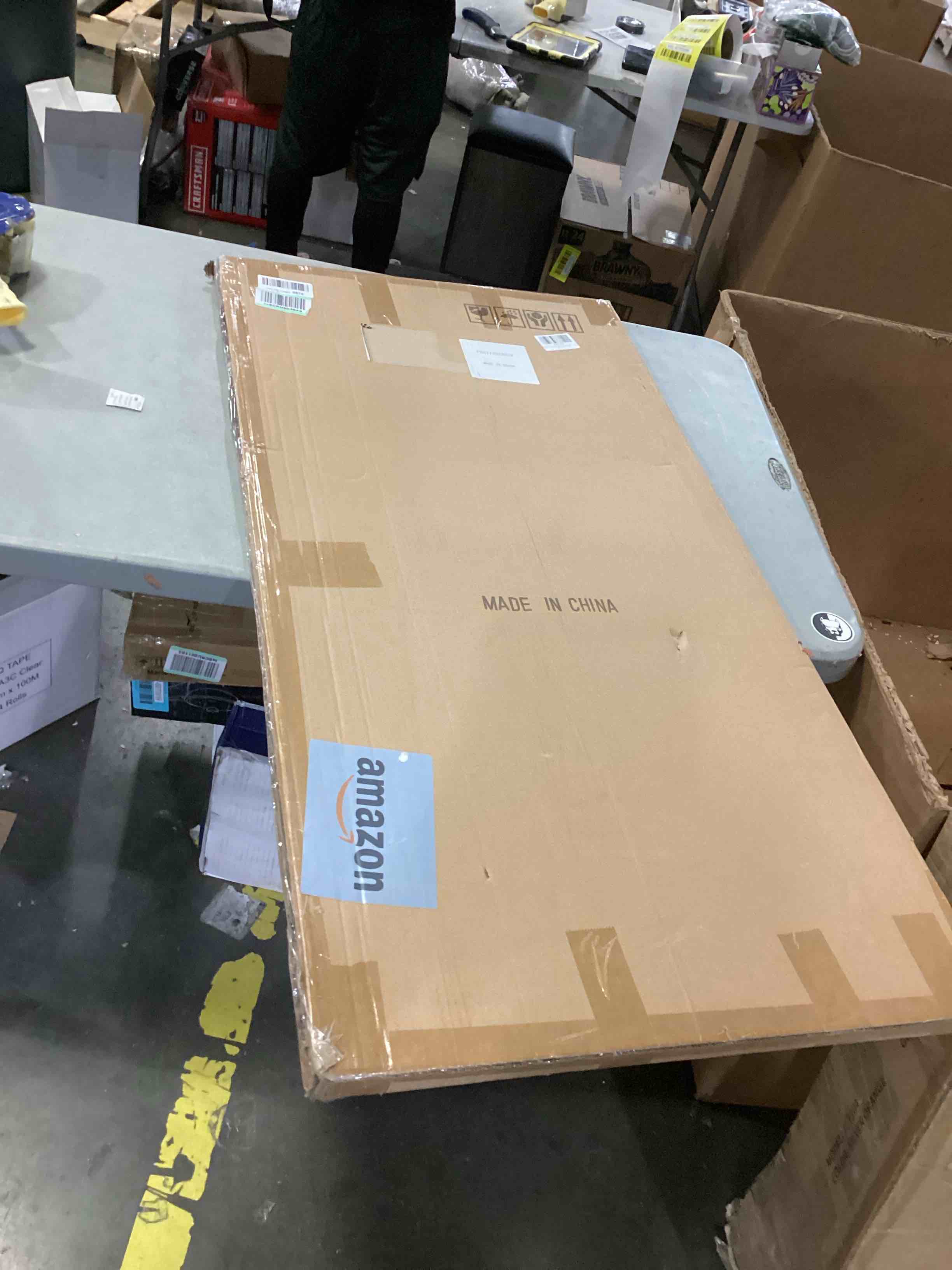https://s3.amazonaws.com/lotting-images-prod/bidfta/BLU6870984_1730809403352.jpeg