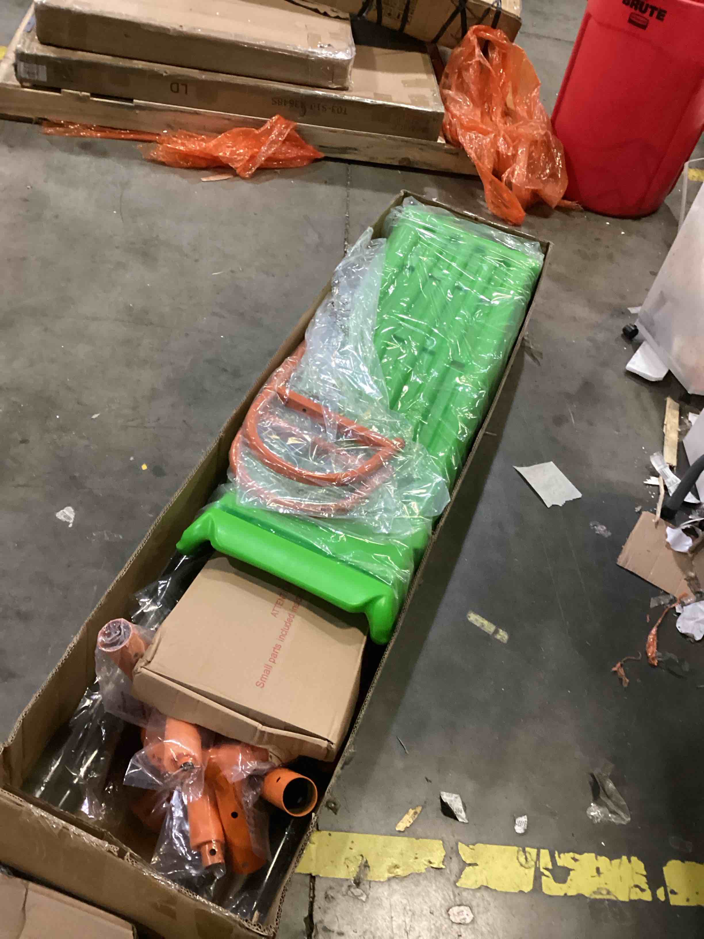 https://s3.amazonaws.com/lotting-images-prod/bidfta/BLU6871196_1731000887840.jpeg