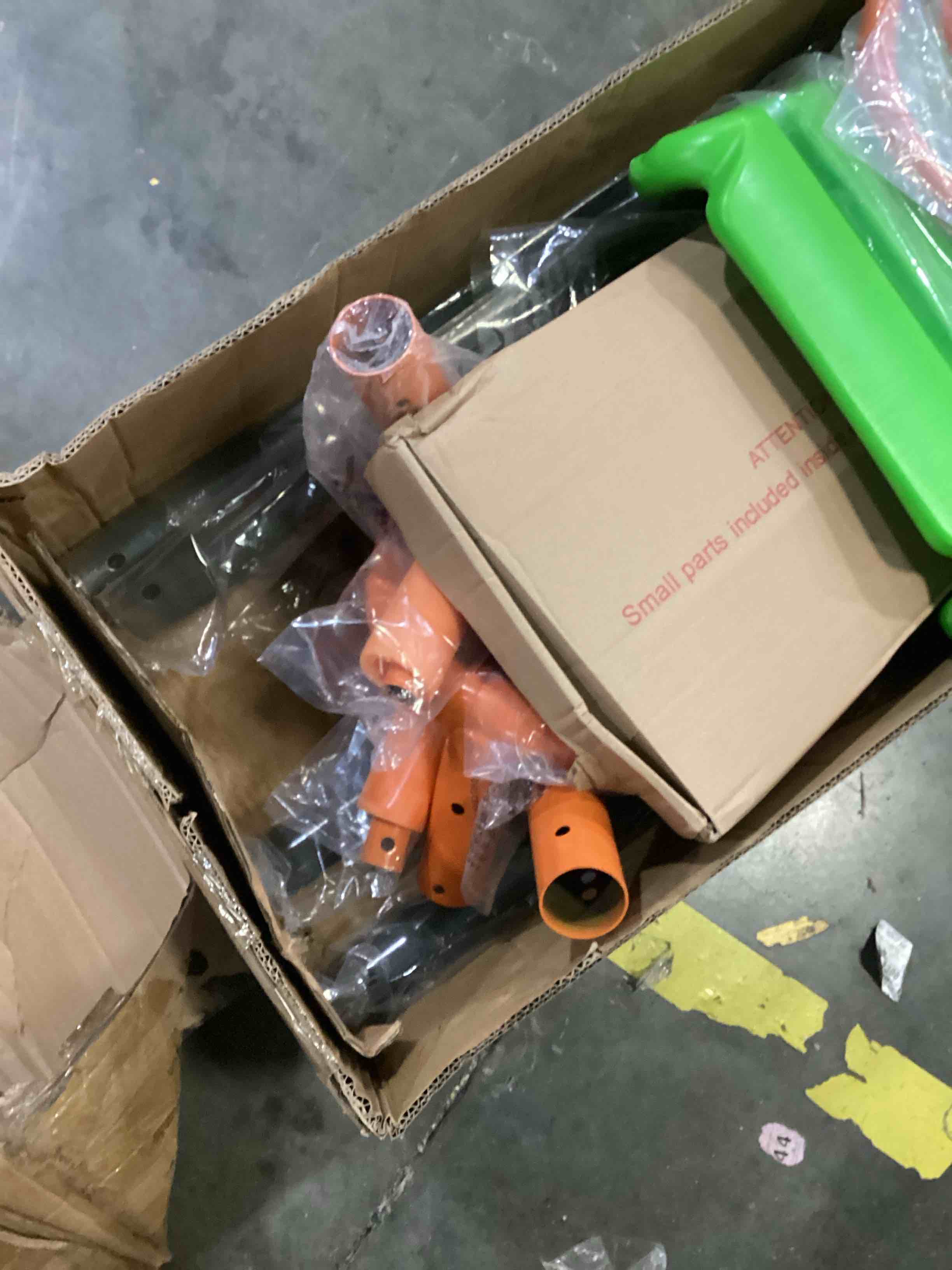 https://s3.amazonaws.com/lotting-images-prod/bidfta/BLU6871196_1731000890682.jpeg
