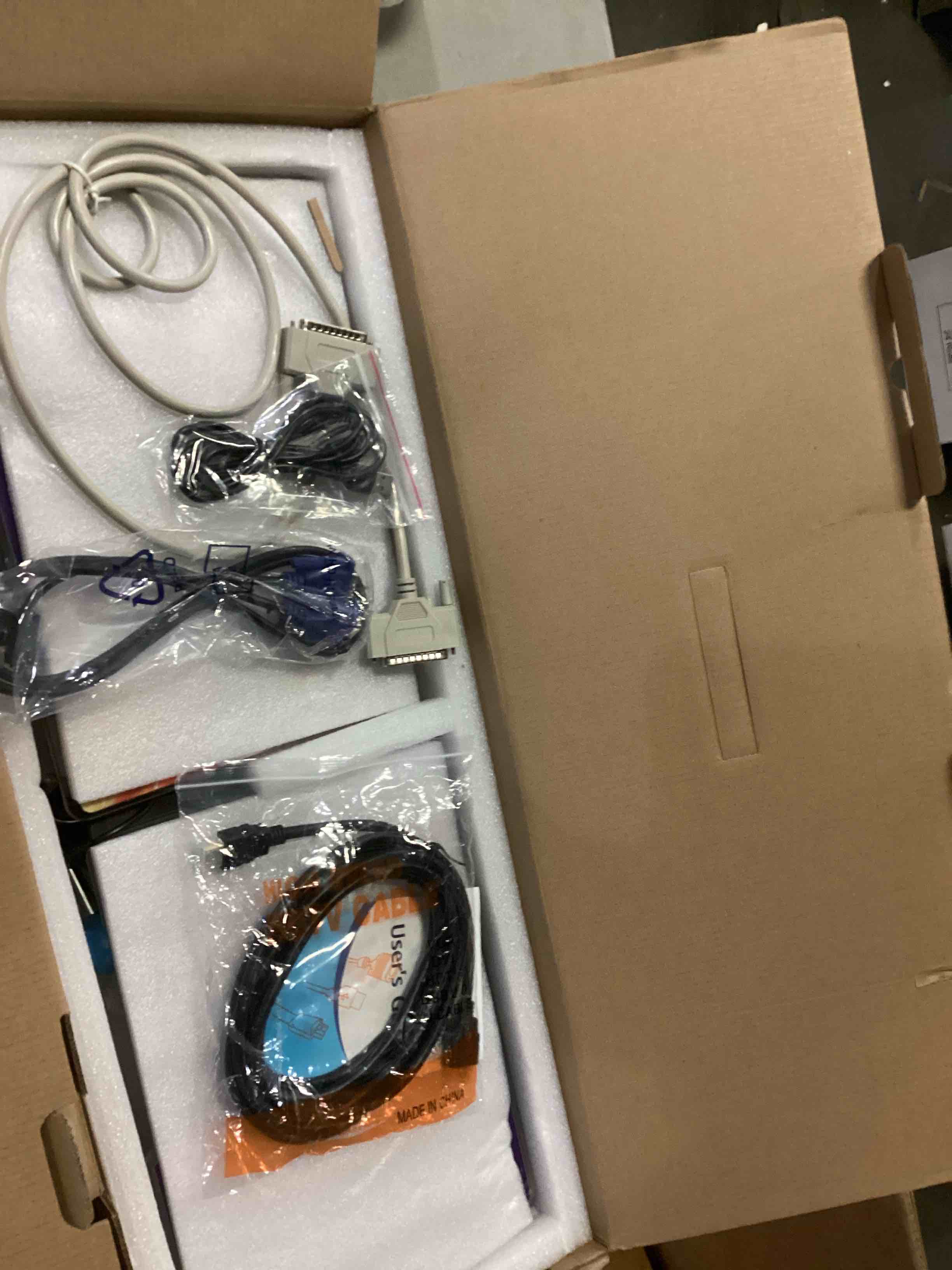 https://s3.amazonaws.com/lotting-images-prod/bidfta/BLU6871835_1731698426947.jpeg