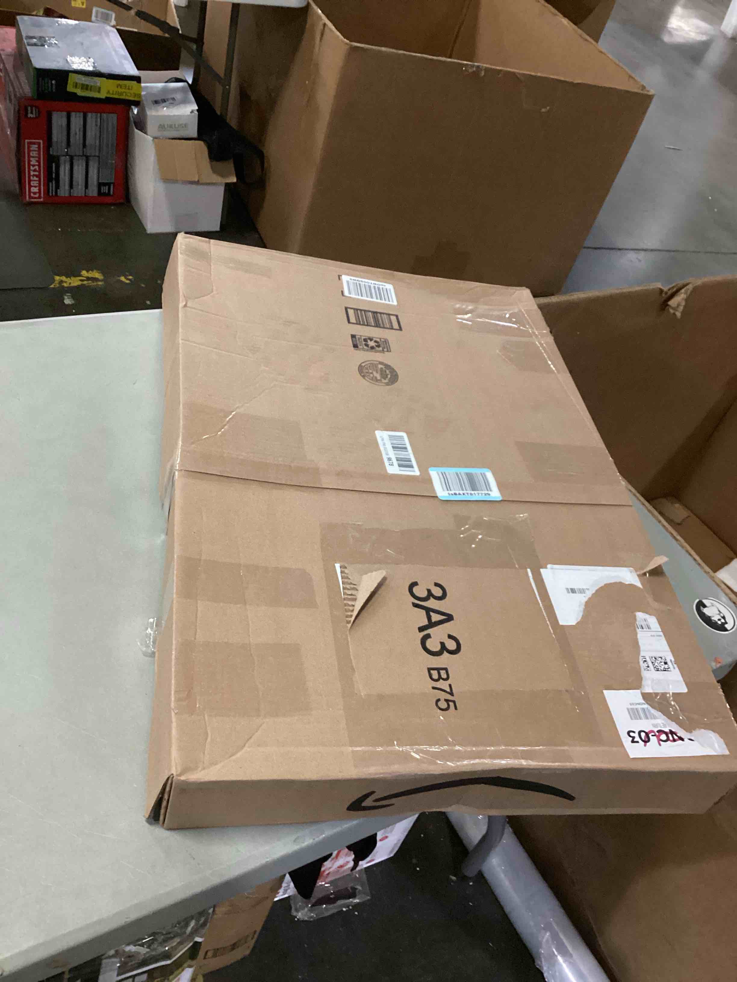 https://s3.amazonaws.com/lotting-images-prod/bidfta/BLU6871878_1731933750519.jpeg