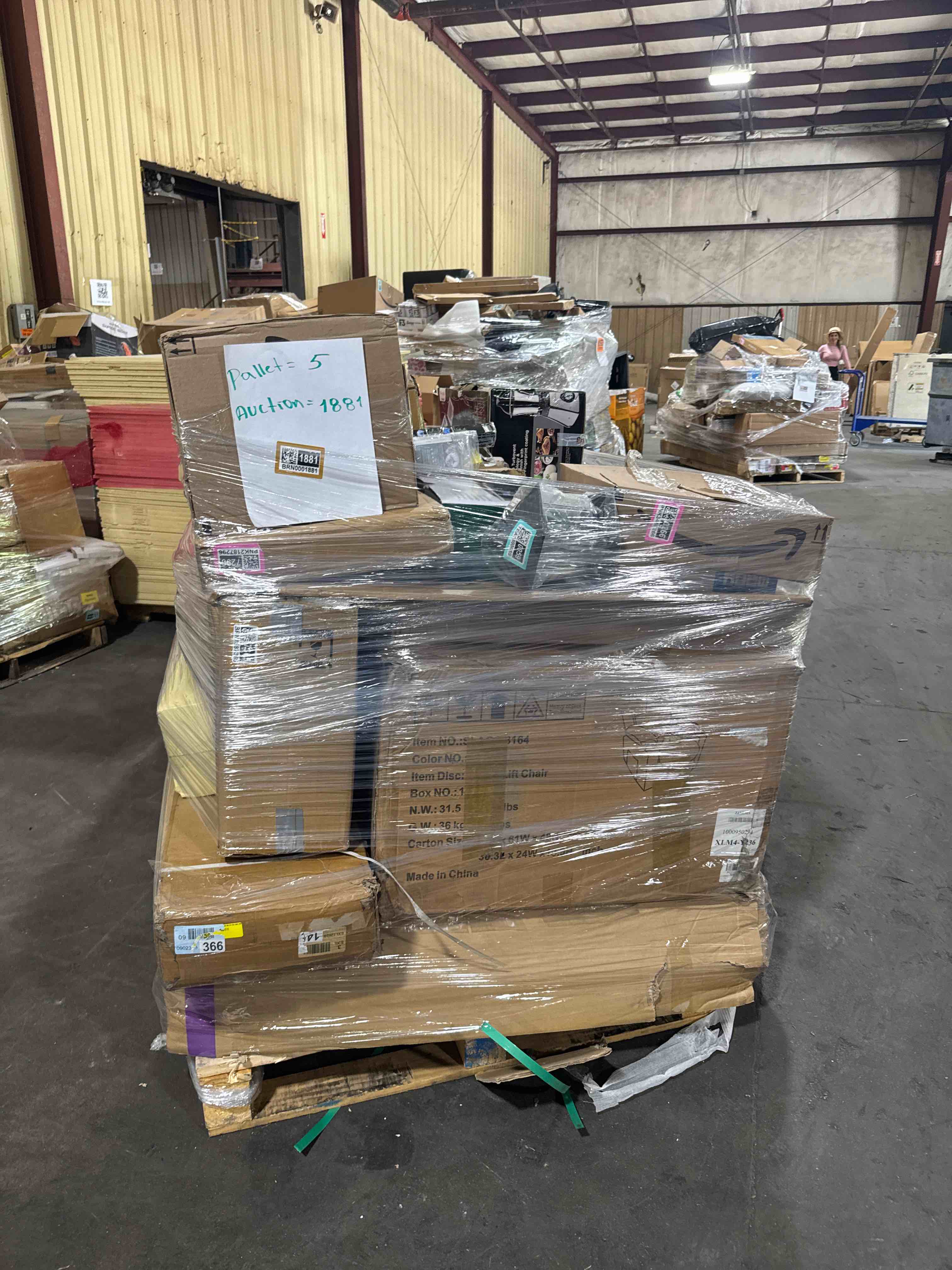 (5) skid pallet boxes surprise (good condición  or as is ) items or more 