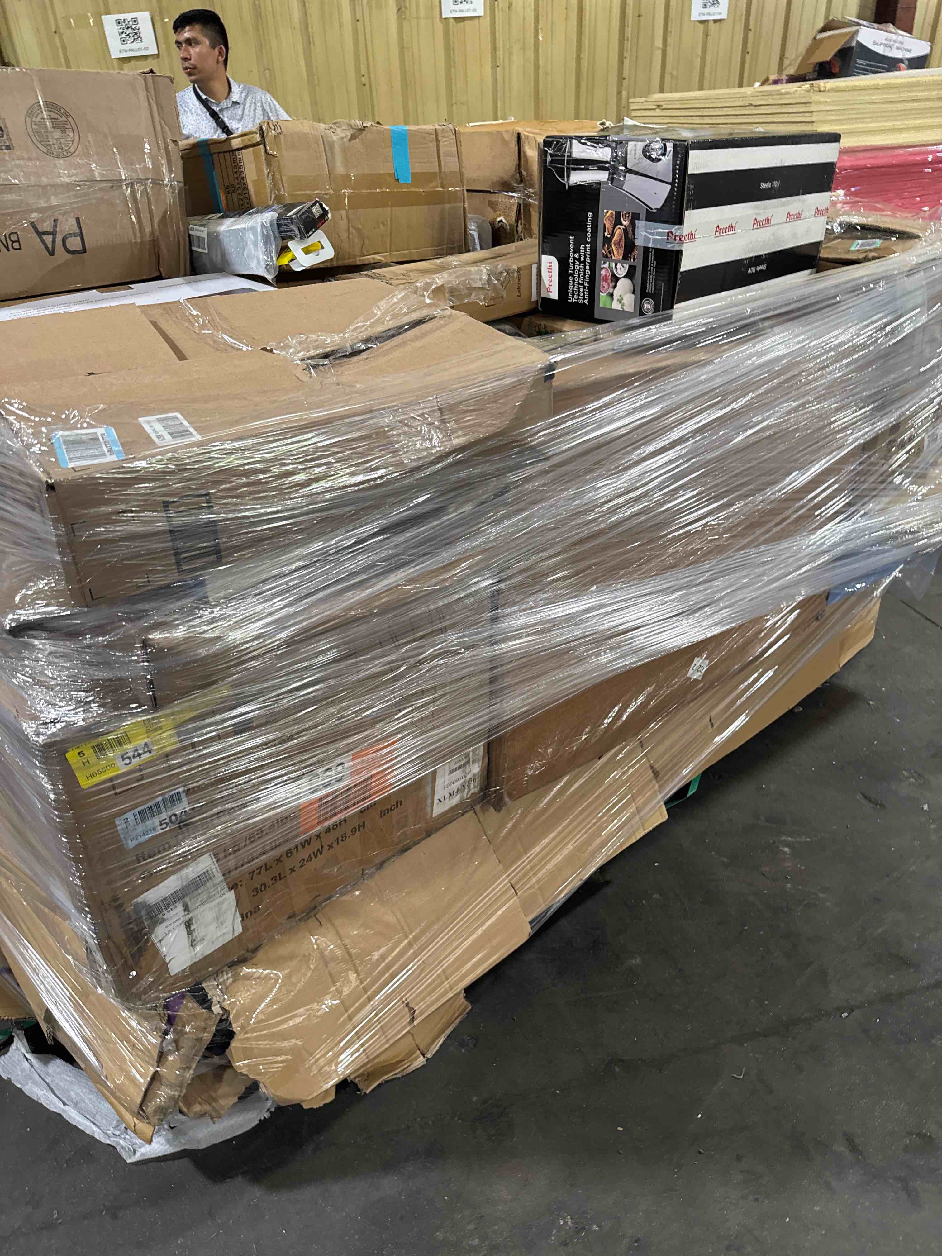 https://s3.amazonaws.com/lotting-images-prod/bidfta/BRN0001881_1750705763749.jpeg