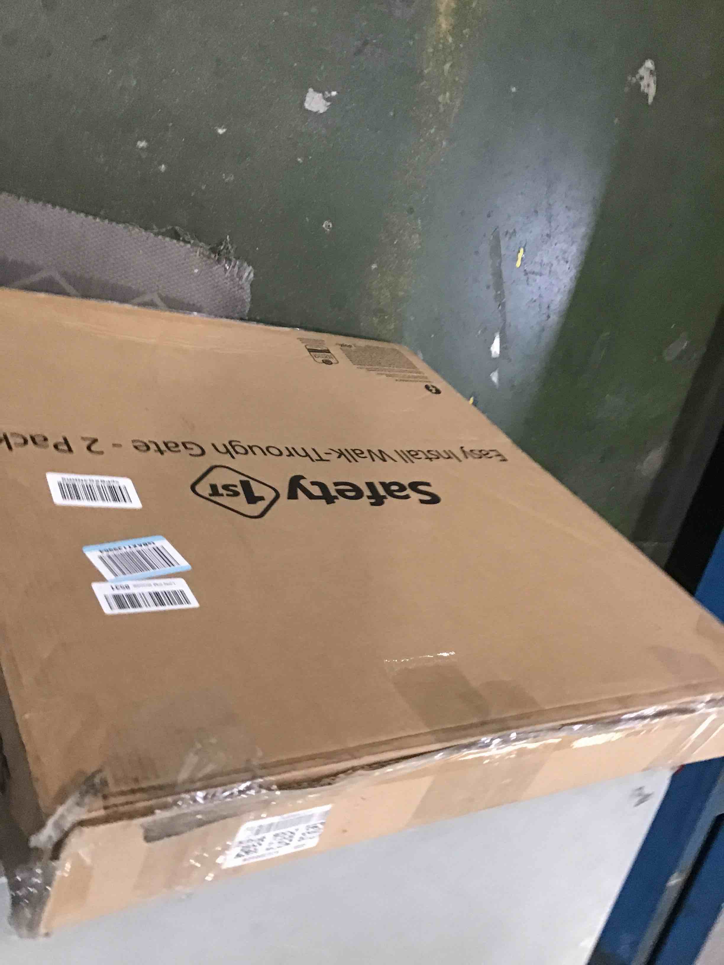 https://s3.amazonaws.com/lotting-images-prod/bidfta/BRN0002650_1725456323710.jpeg