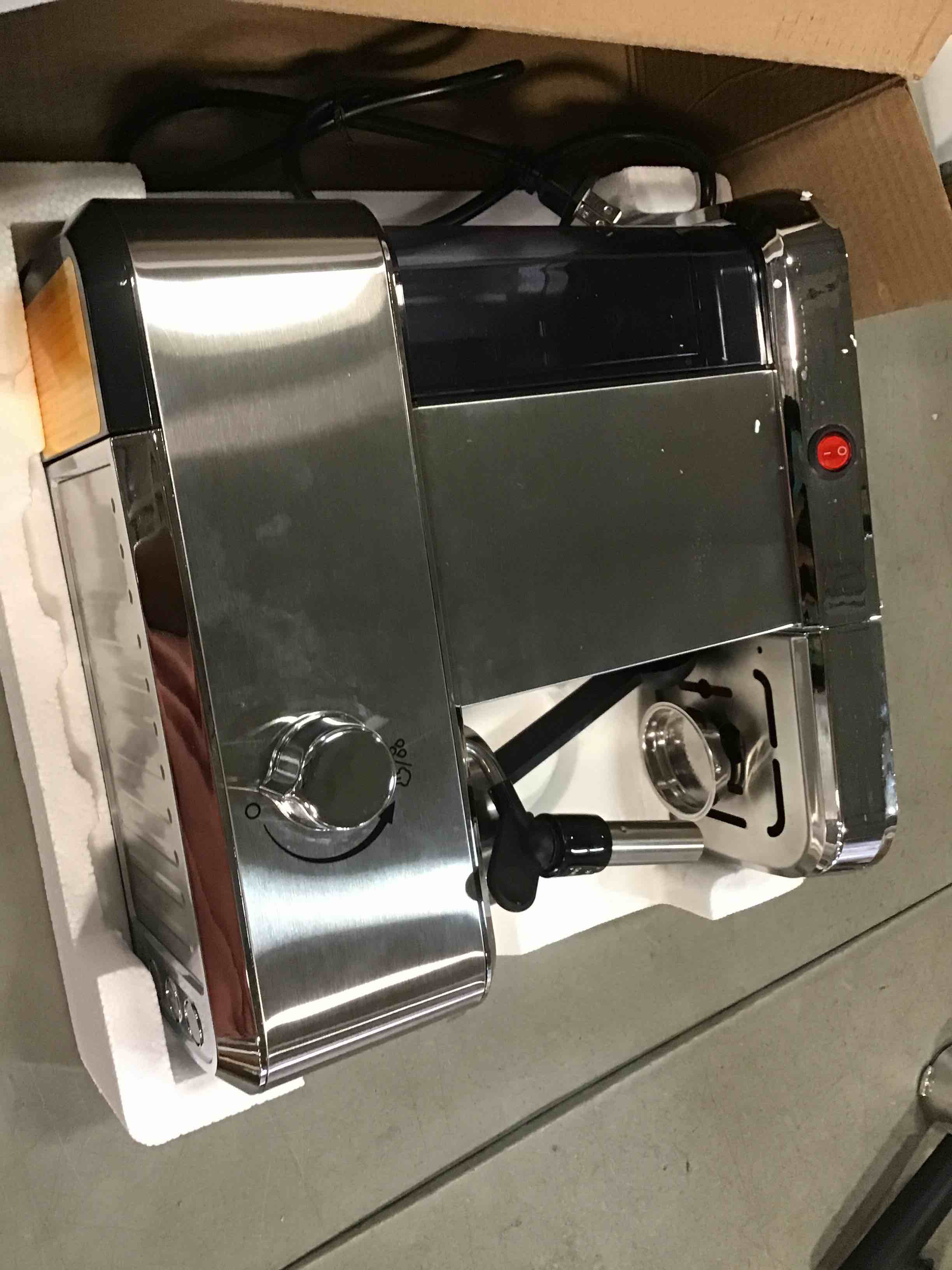 https://s3.amazonaws.com/lotting-images-prod/bidfta/BRN0002973_1725038520464.jpeg