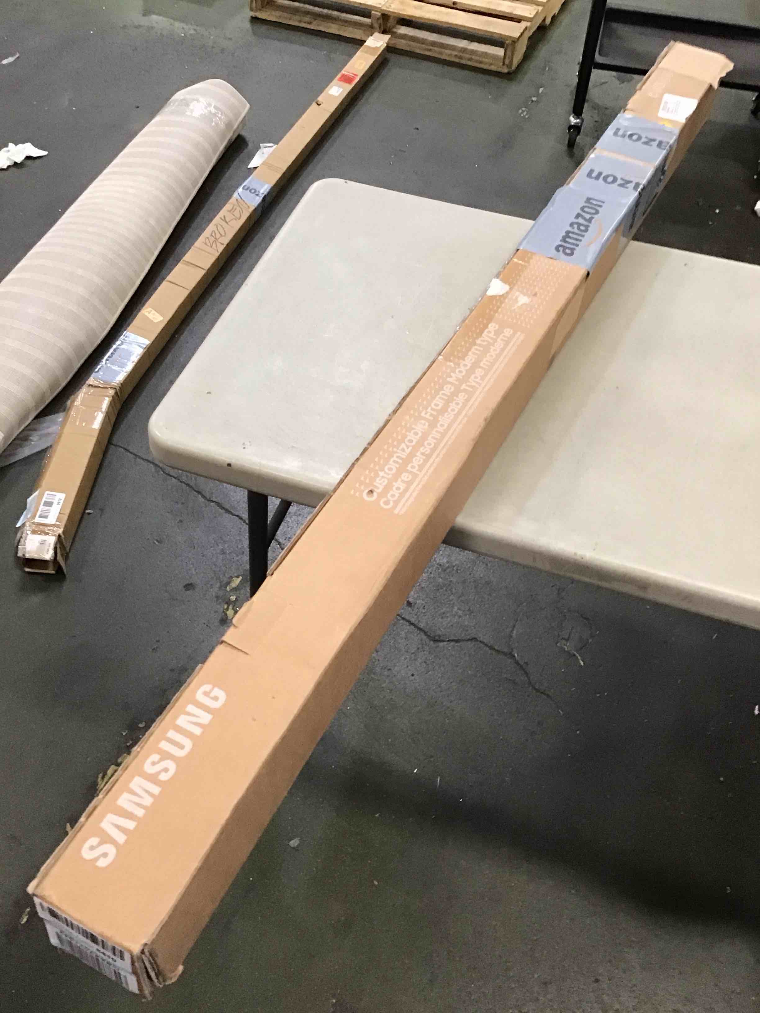 SAMSUNG 65inch The Frame Customizable Bezel Modern White (VG