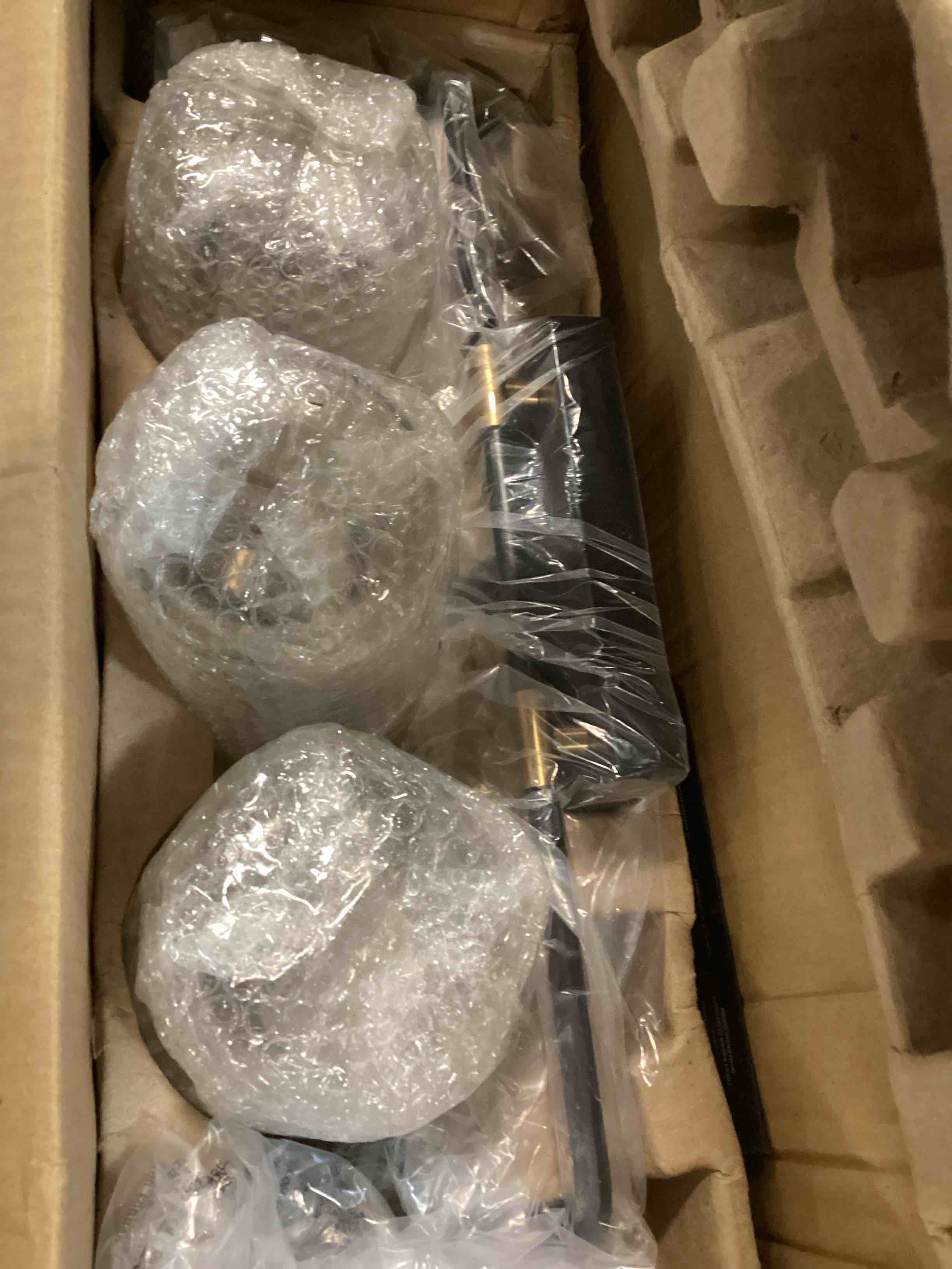 https://s3.amazonaws.com/lotting-images-prod/bidfta/BRN0008299_1724159305174.jpeg
