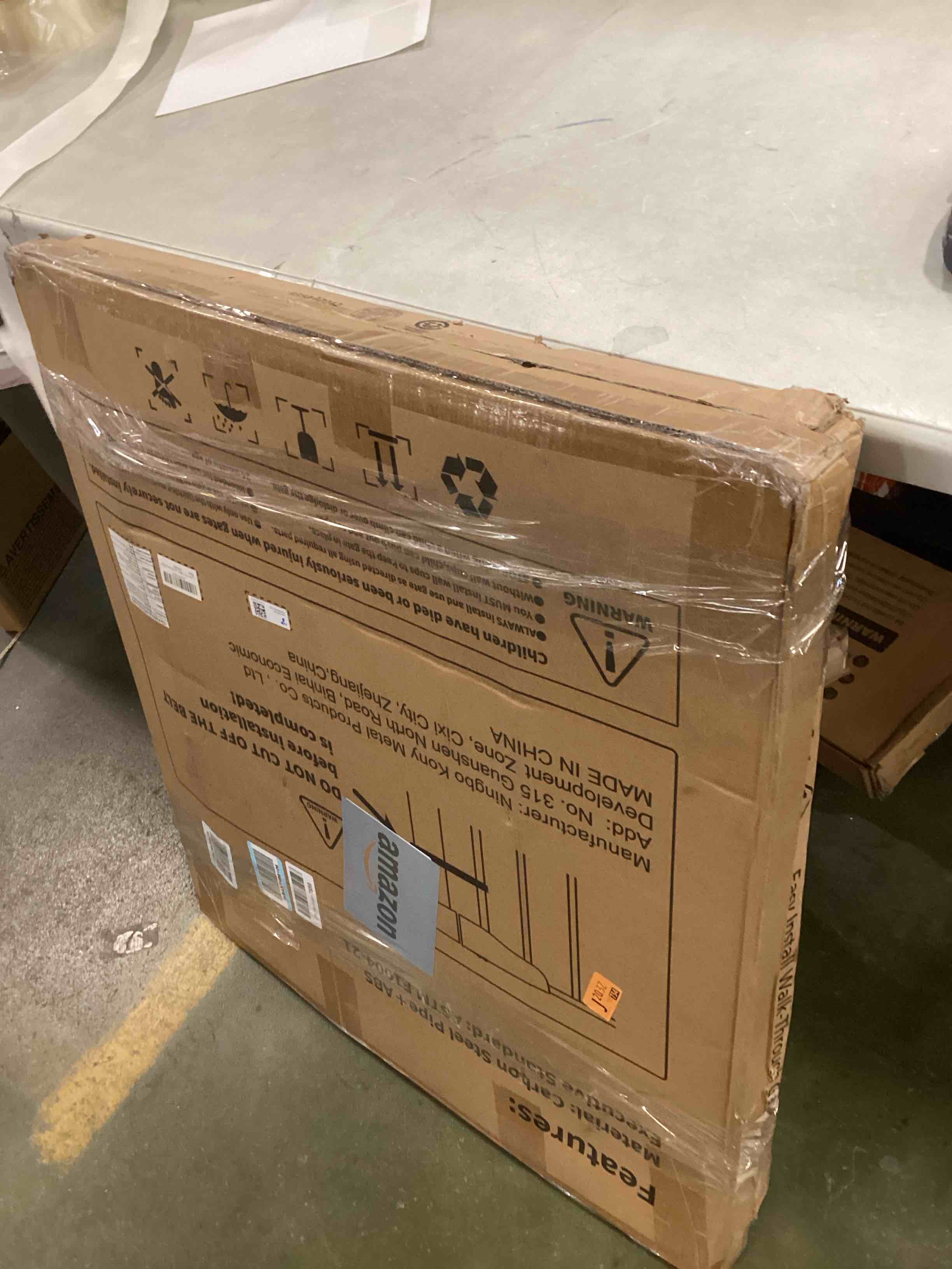 https://s3.amazonaws.com/lotting-images-prod/bidfta/BRN0009377_1723561021204.jpeg