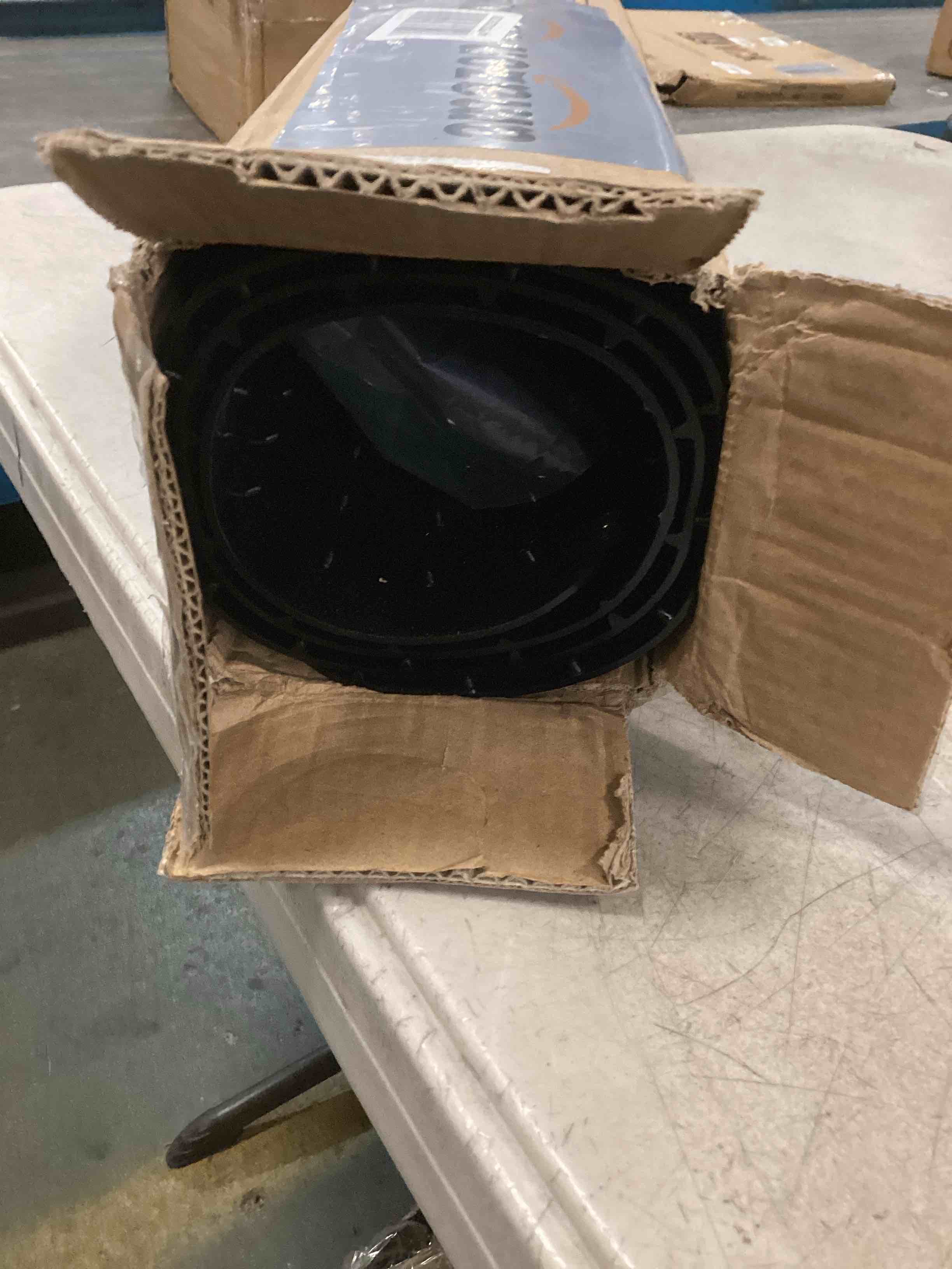 https://s3.amazonaws.com/lotting-images-prod/bidfta/BRN0013629_1724254744139.jpeg