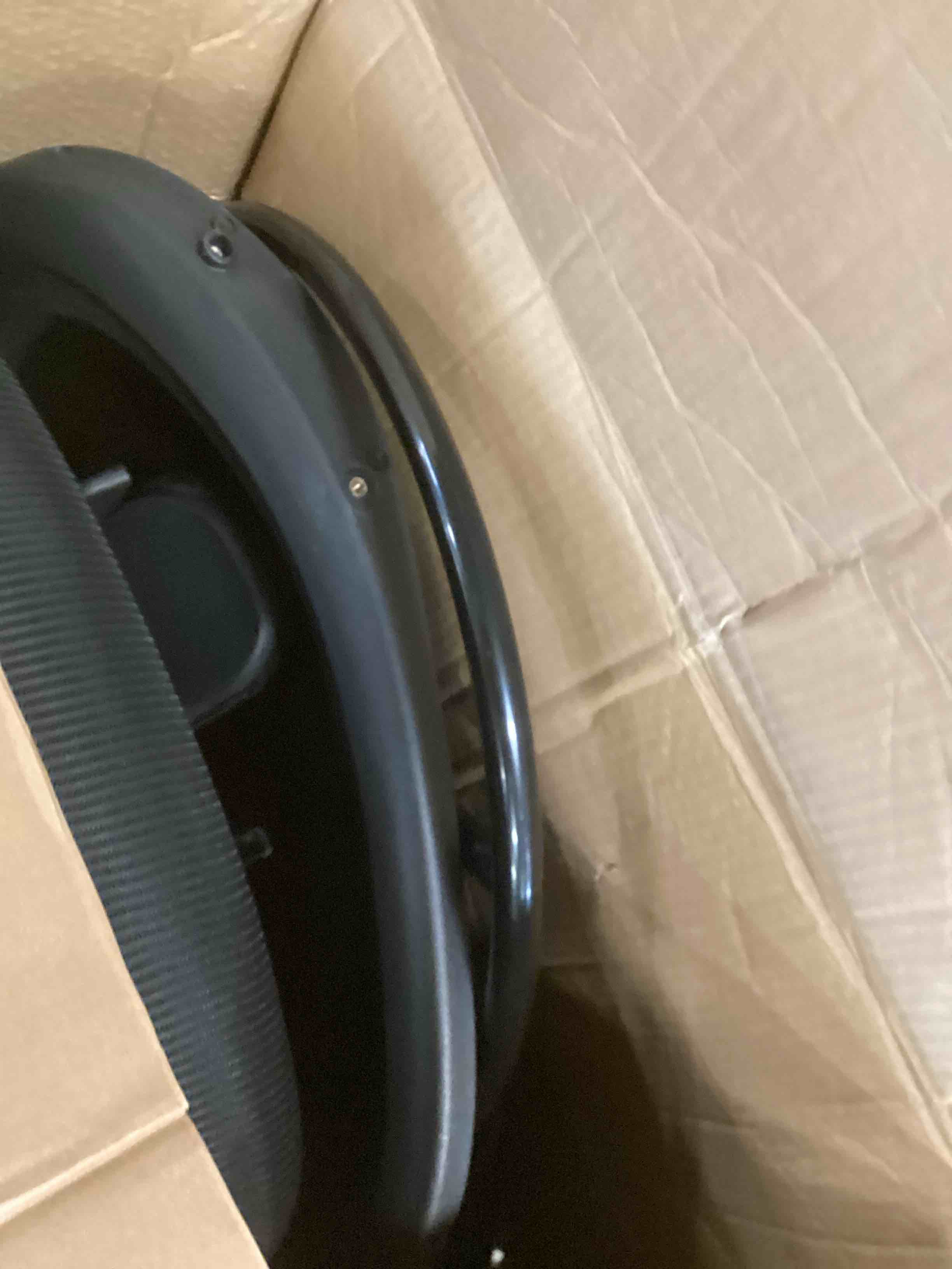 https://s3.amazonaws.com/lotting-images-prod/bidfta/BRN0014162_1724264864839.jpeg