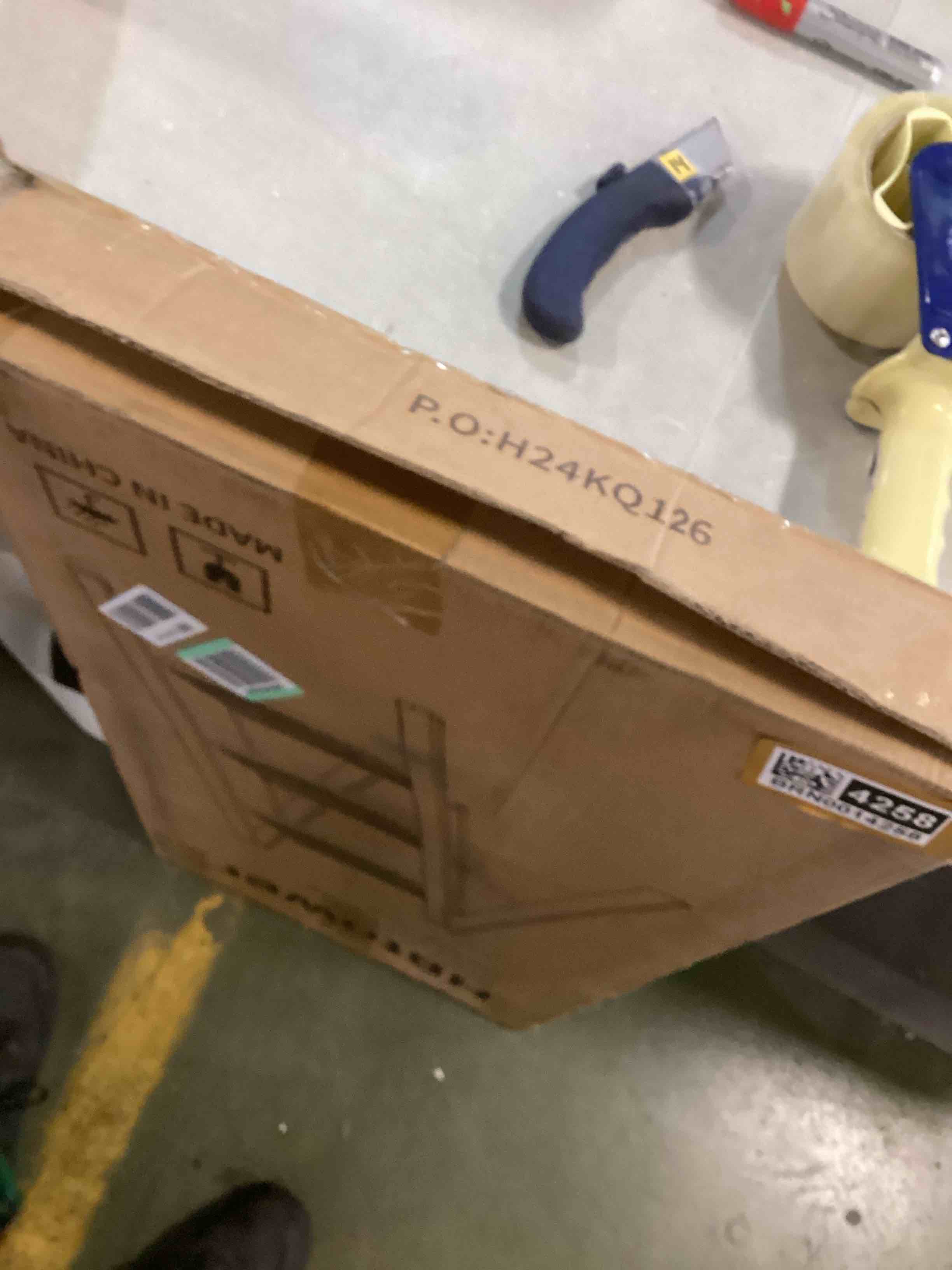 https://s3.amazonaws.com/lotting-images-prod/bidfta/BRN0014258_1724253590279.jpeg