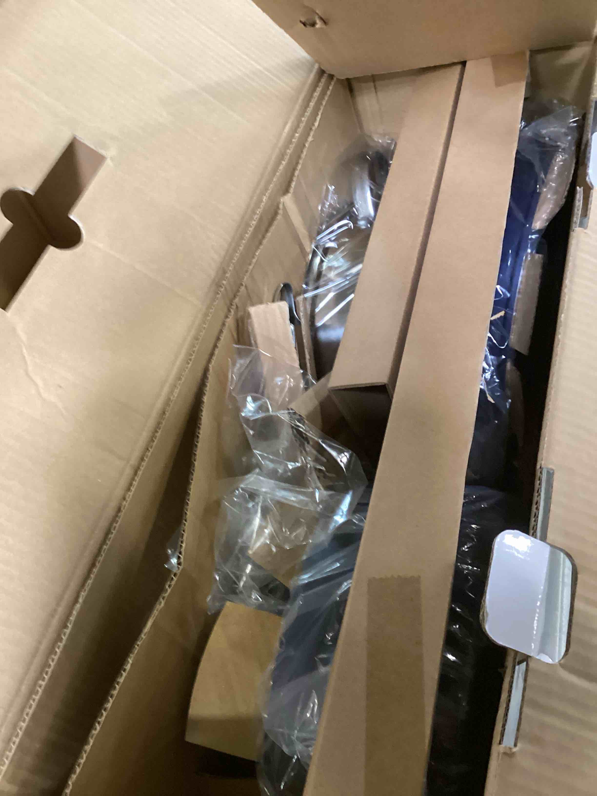 https://s3.amazonaws.com/lotting-images-prod/bidfta/BRN0015336_1723656614529.jpeg
