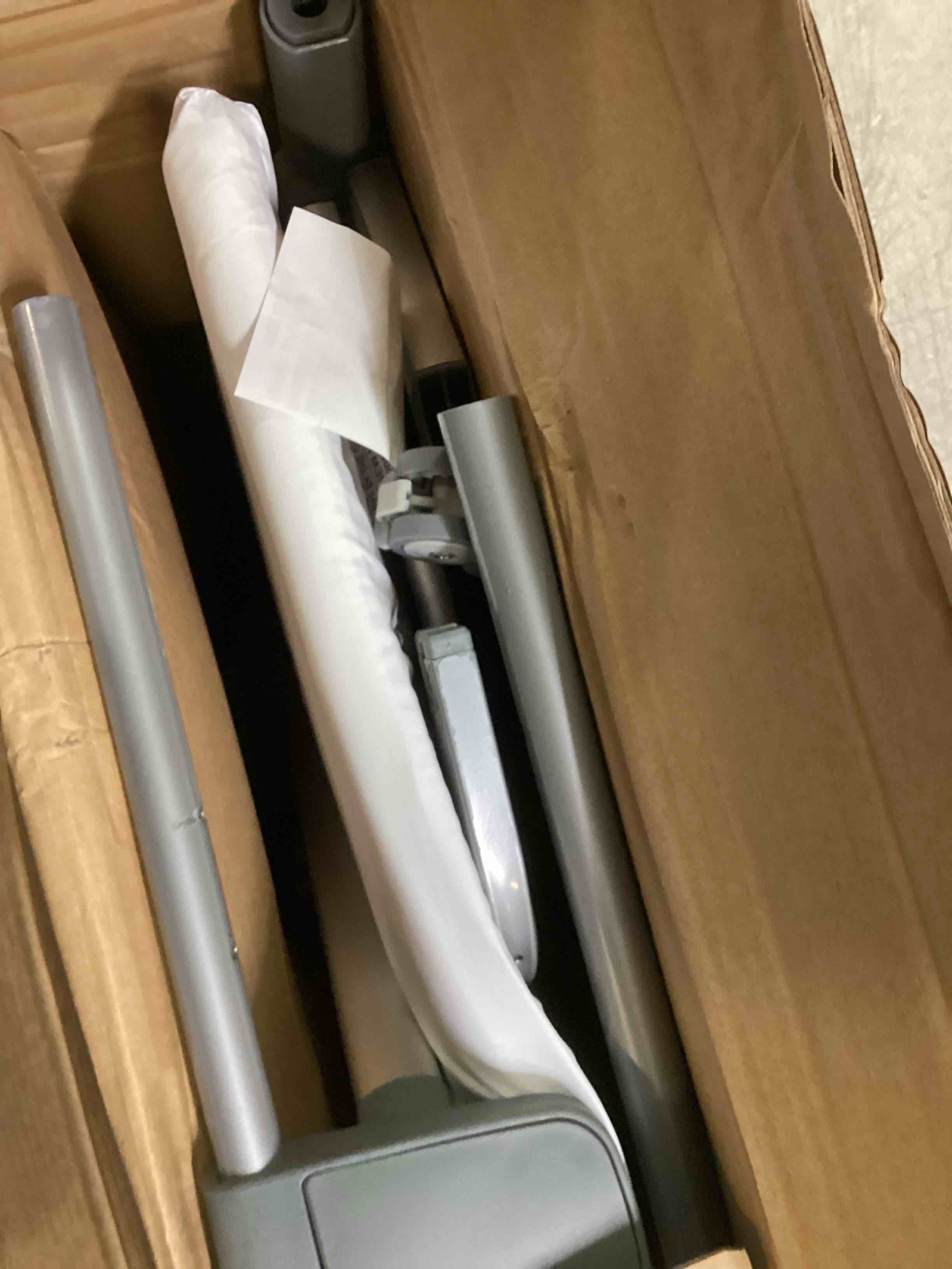 https://s3.amazonaws.com/lotting-images-prod/bidfta/BRN0015608_1723564626337.jpeg