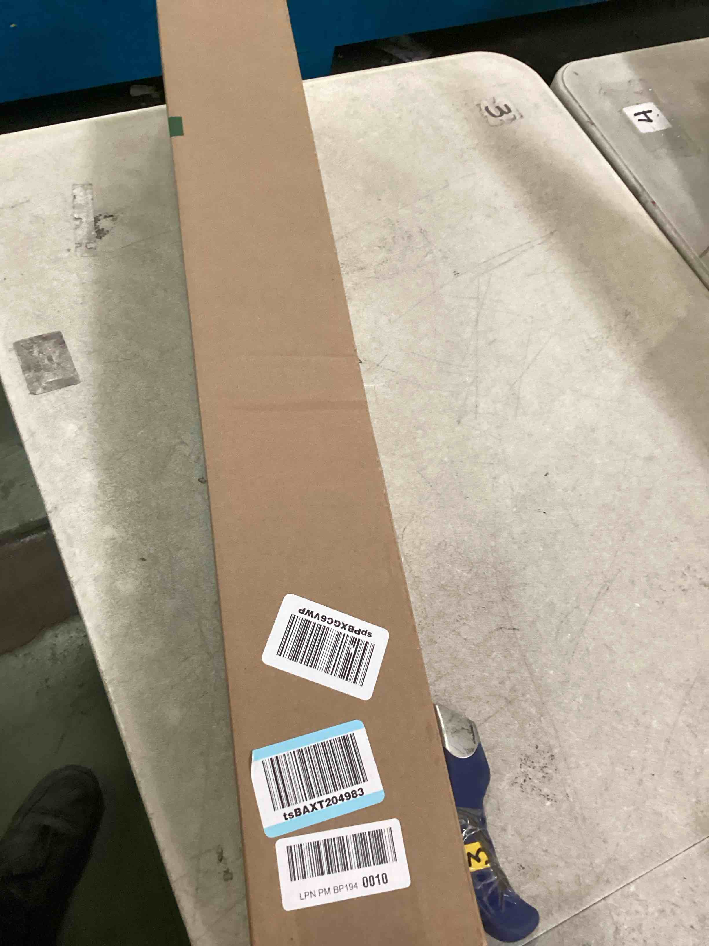 https://s3.amazonaws.com/lotting-images-prod/bidfta/BRN0015670_1723557219549.jpeg