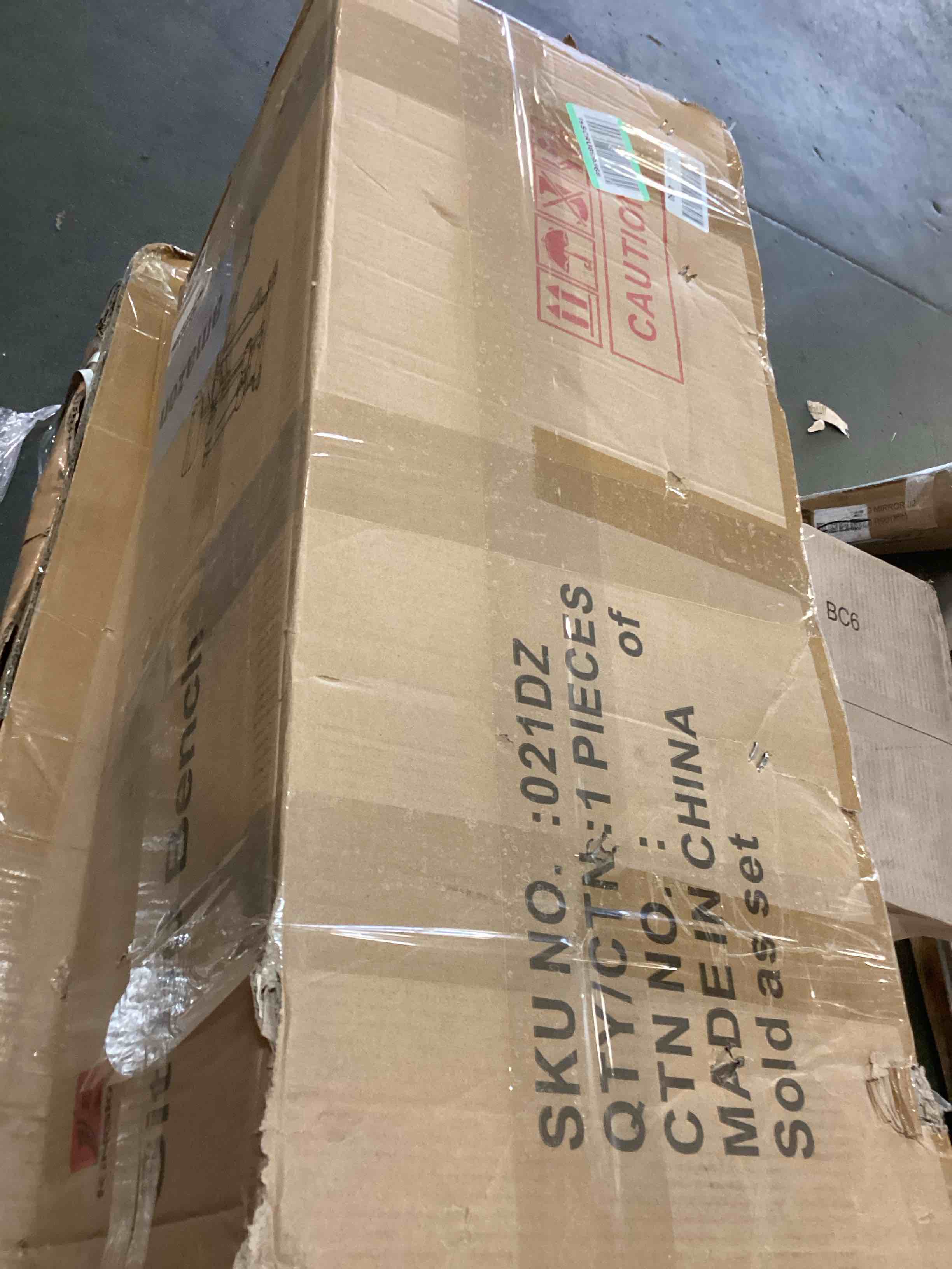https://s3.amazonaws.com/lotting-images-prod/bidfta/BRN0016128_1725119118768.jpeg