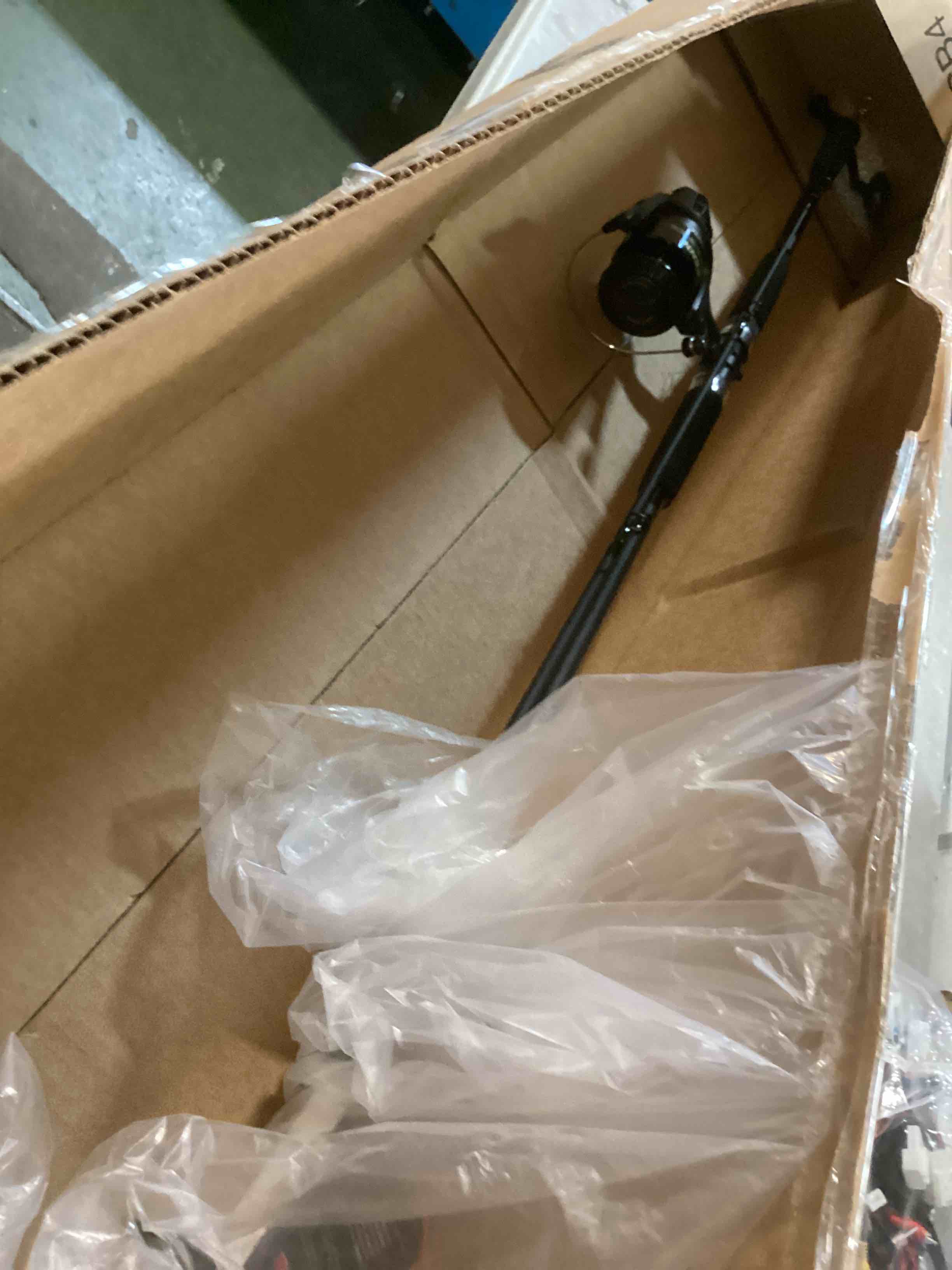 https://s3.amazonaws.com/lotting-images-prod/bidfta/BRN0020237_1725467082571.jpeg