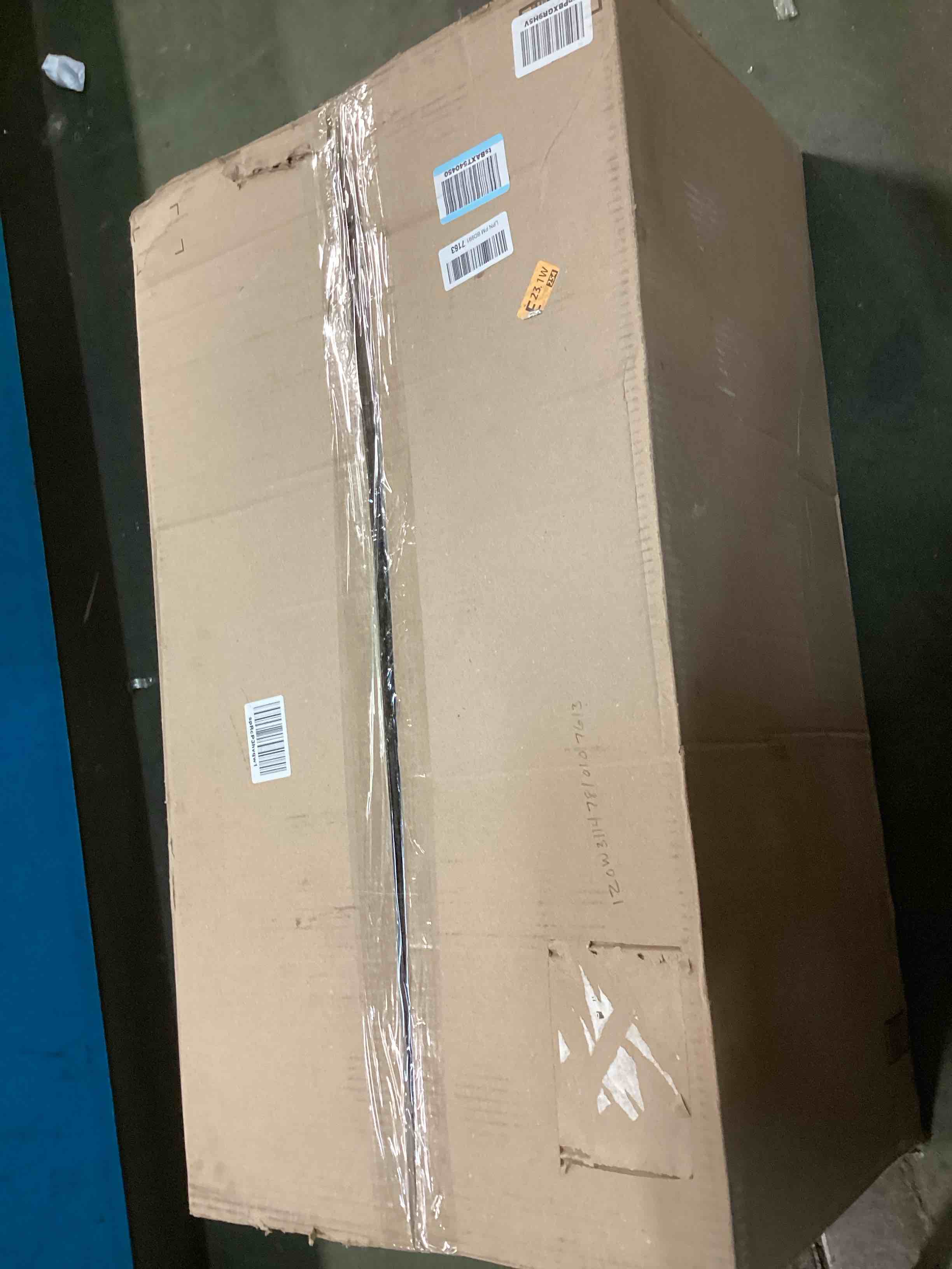 https://s3.amazonaws.com/lotting-images-prod/bidfta/BRN0020701_1725111785697.jpeg