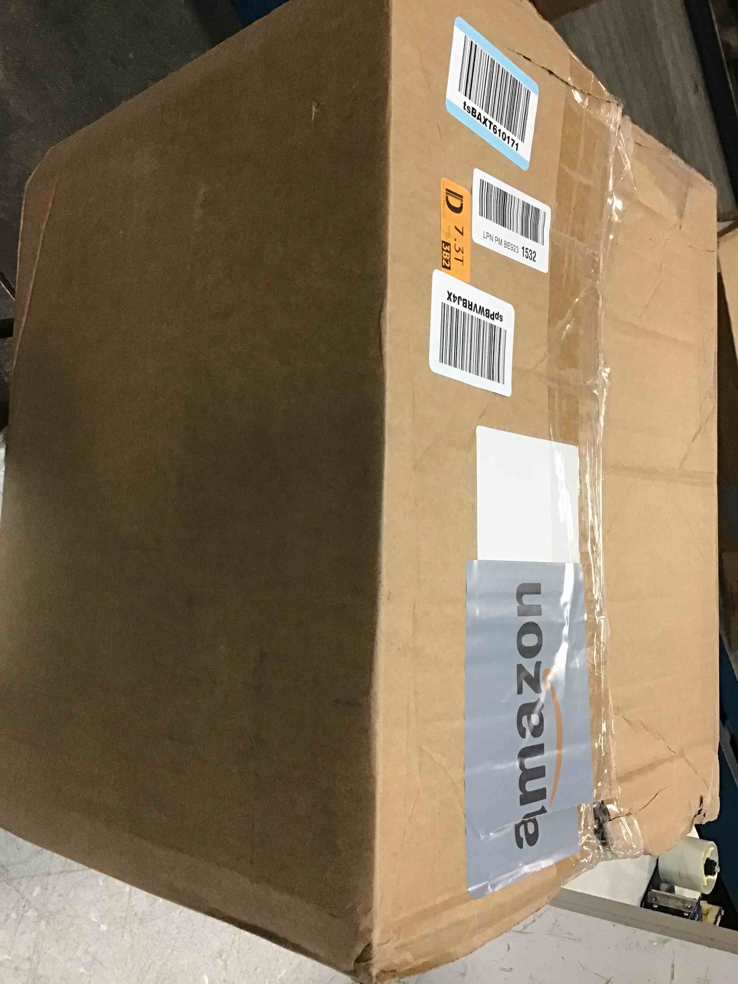 https://s3.amazonaws.com/lotting-images-prod/bidfta/BRN0031426_1724722629645.jpeg