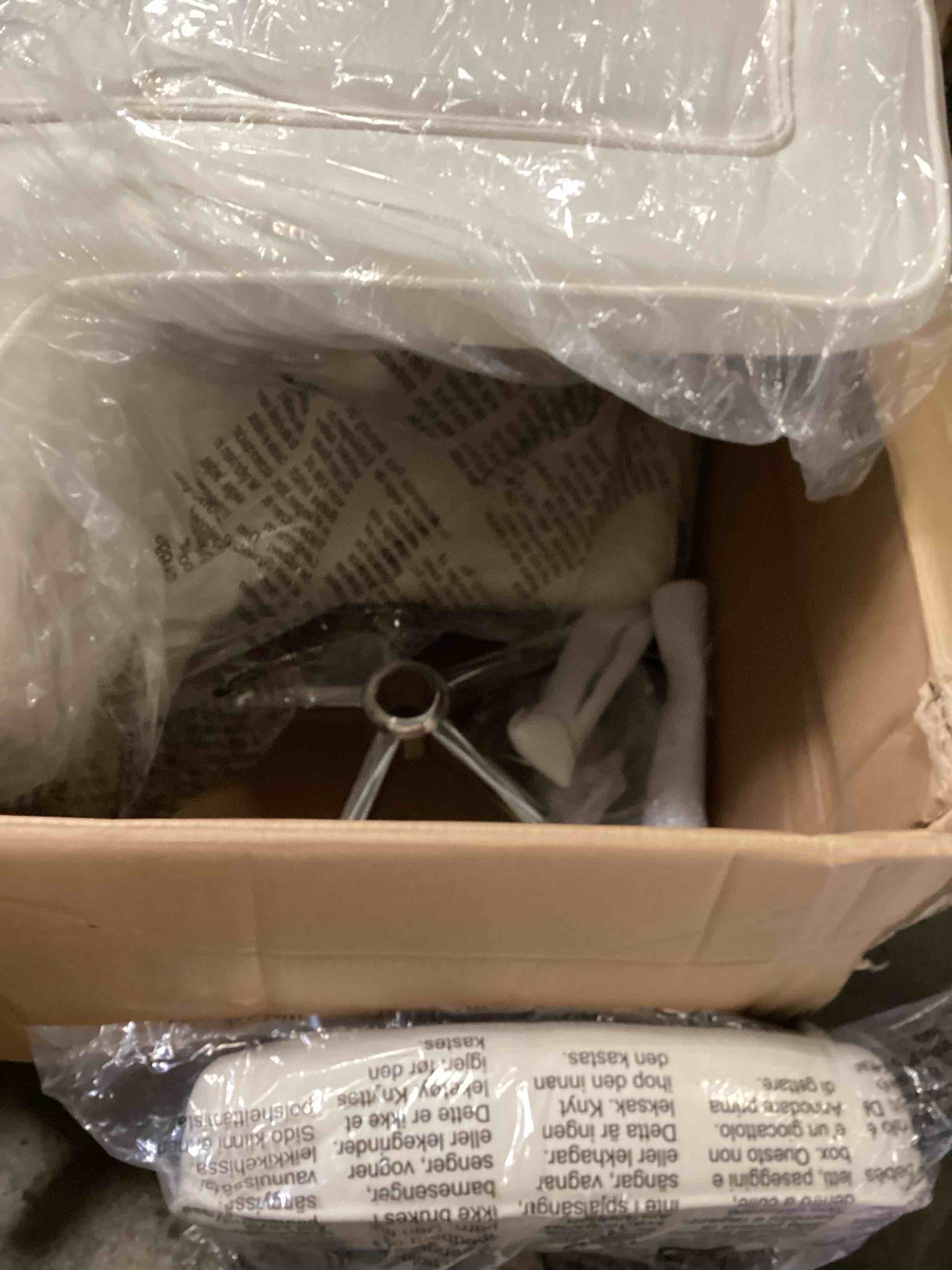https://s3.amazonaws.com/lotting-images-prod/bidfta/BRN0036830_1723648176806.jpeg