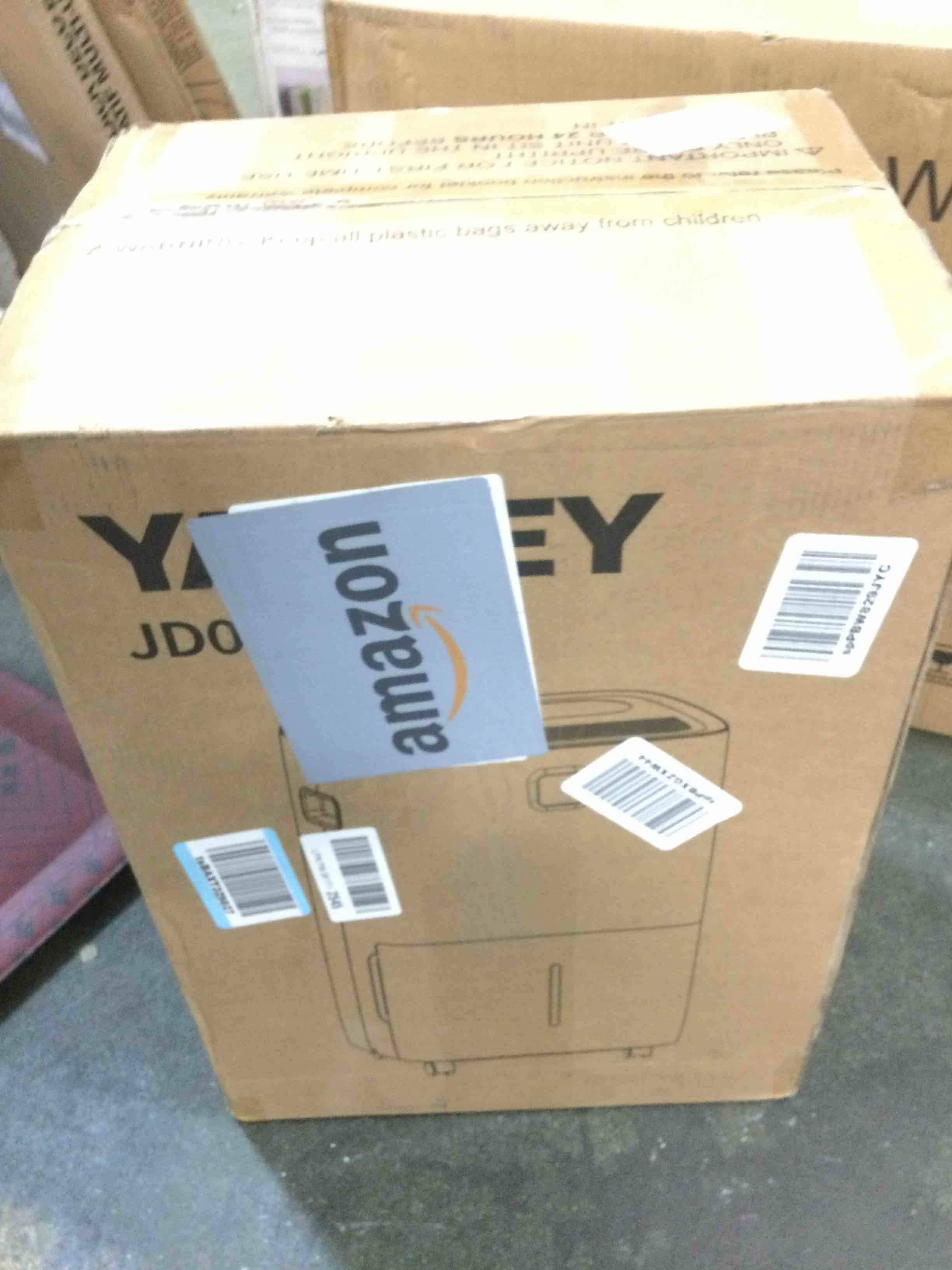 https://s3.amazonaws.com/lotting-images-prod/bidfta/BRN0038226_1724192072007.jpeg