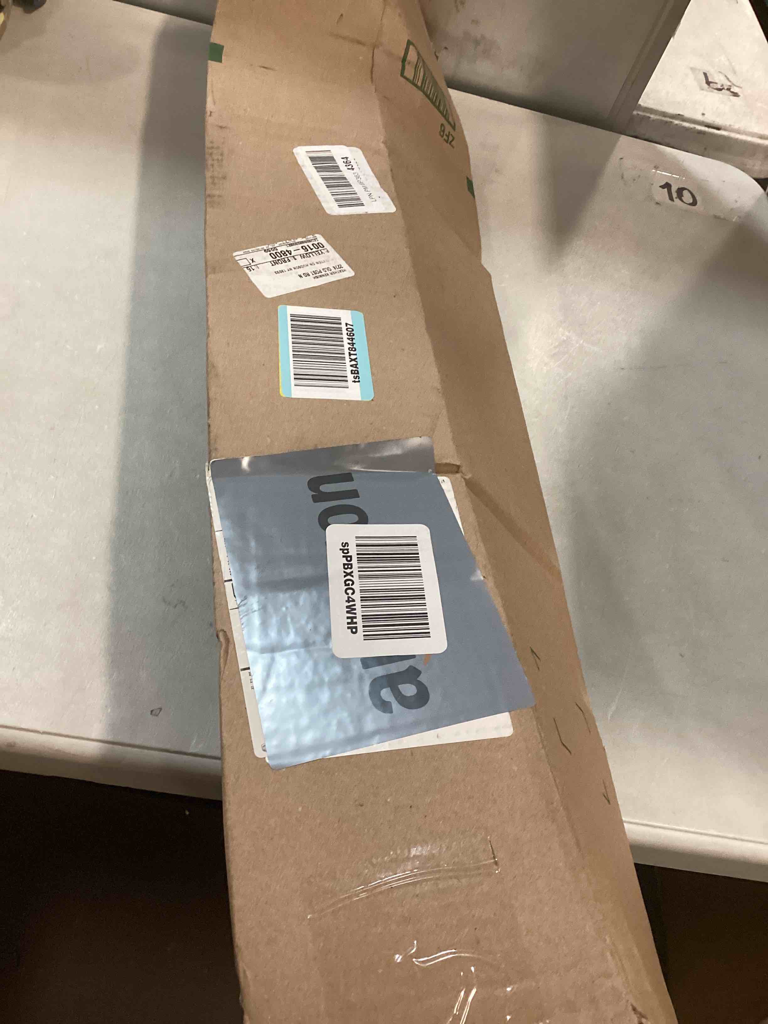 https://s3.amazonaws.com/lotting-images-prod/bidfta/BRN0038920_1723695116964.jpeg