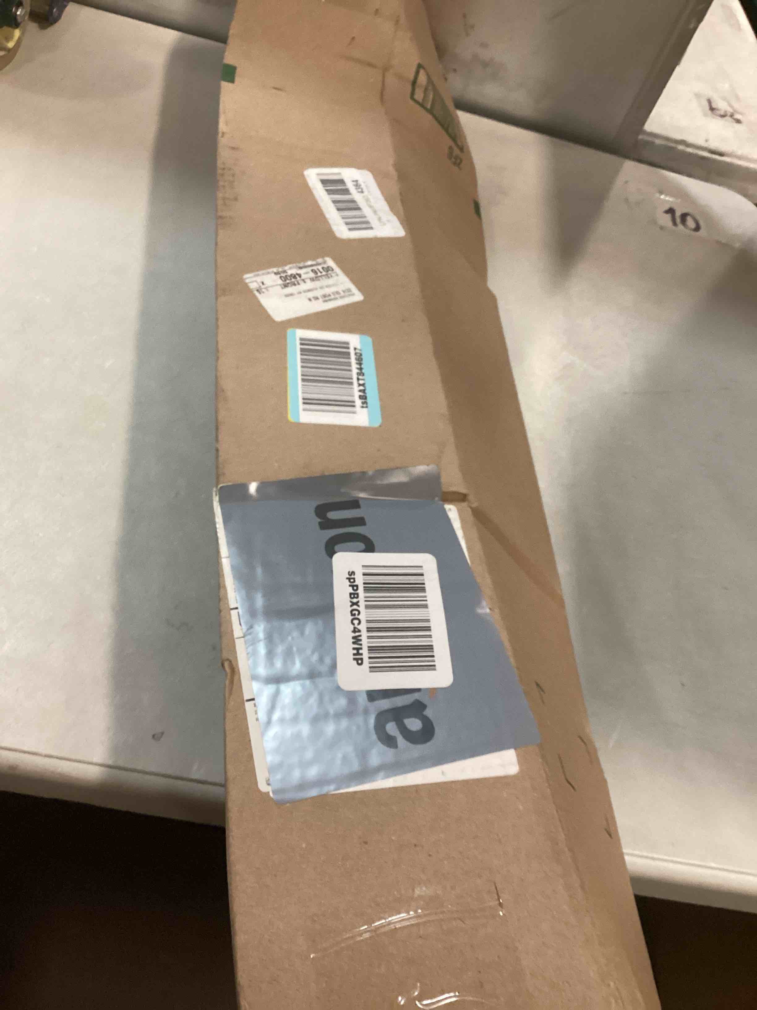 https://s3.amazonaws.com/lotting-images-prod/bidfta/BRN0038920_1723695118285.jpeg