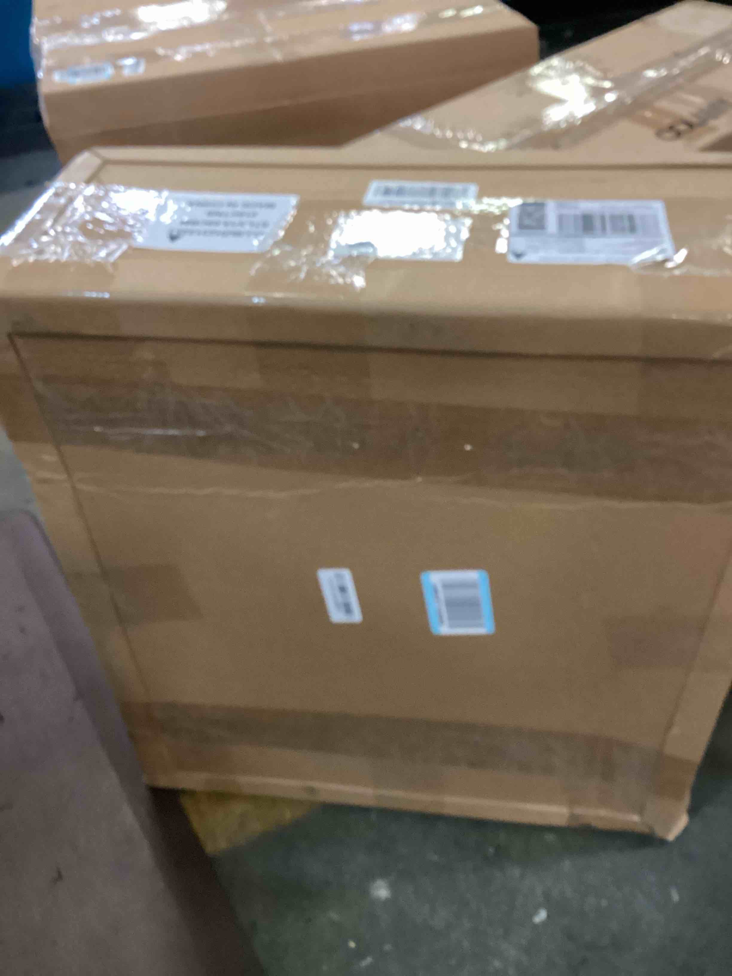 https://s3.amazonaws.com/lotting-images-prod/bidfta/BRN0039862_1723152784077.jpeg