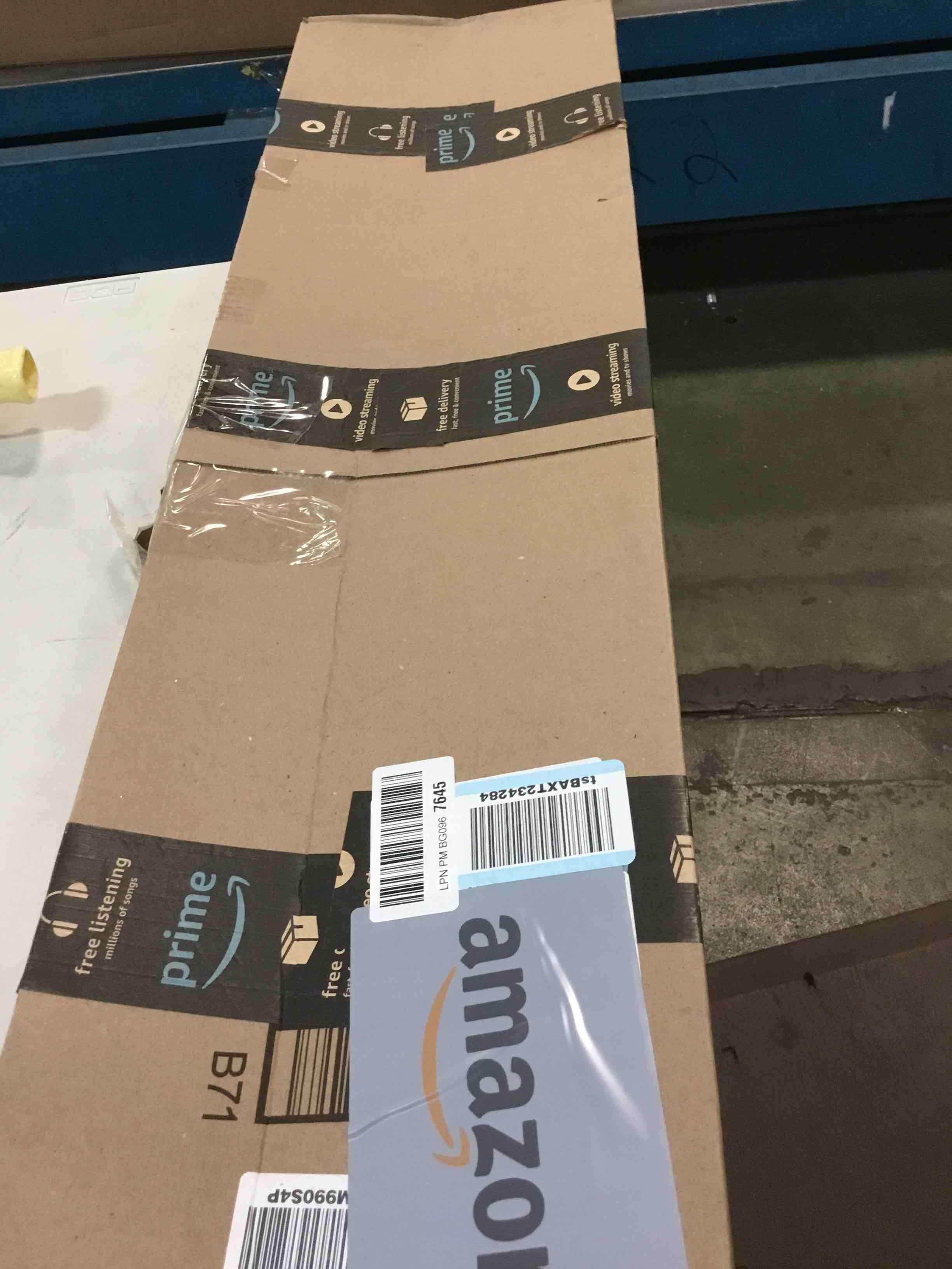 https://s3.amazonaws.com/lotting-images-prod/bidfta/BRN0039969_1723076369963.jpeg